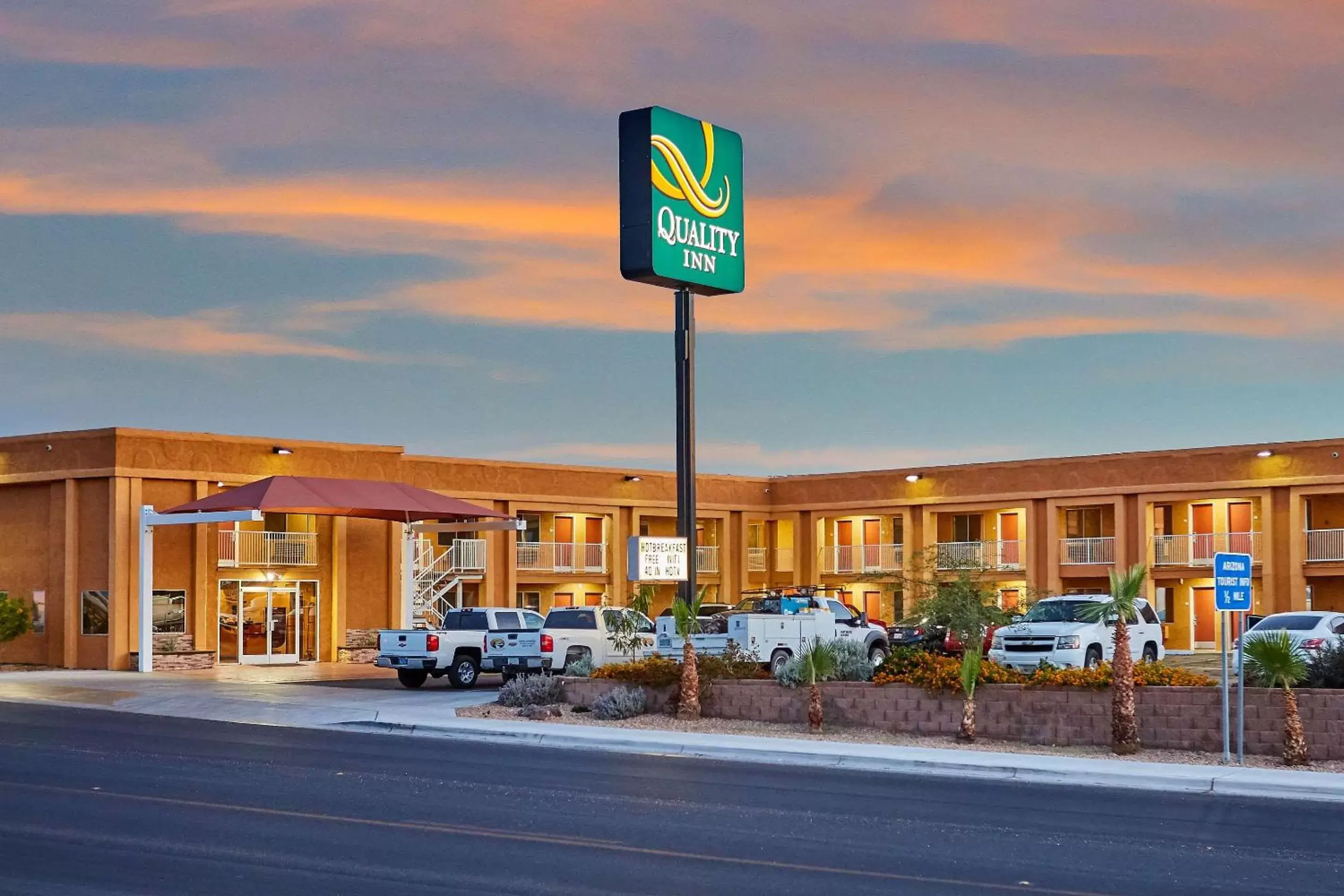 Property building in Quality Inn Parker Property building in Quality Inn Parker