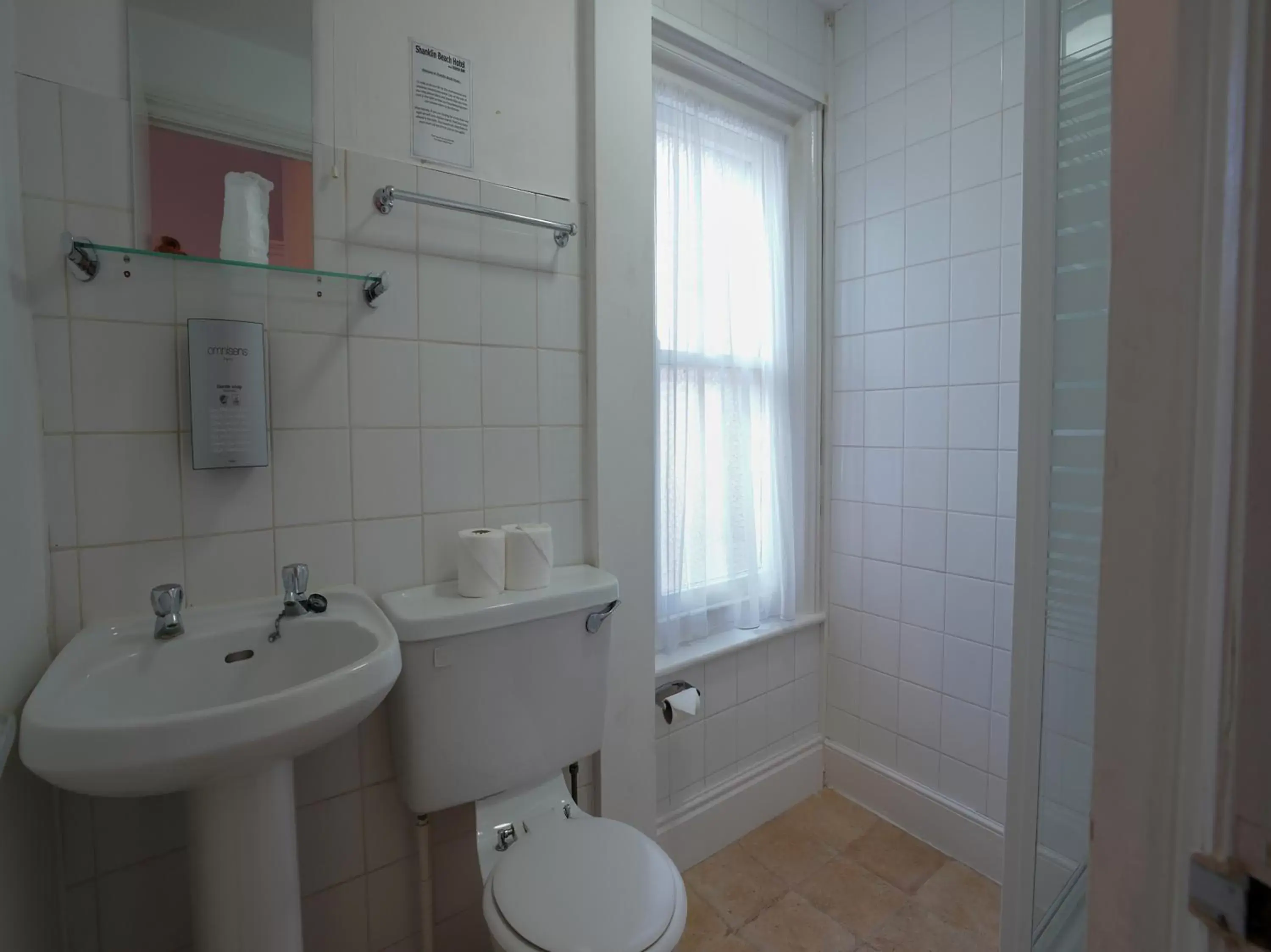 Bathroom in OYO Shanklin Beach Hotel