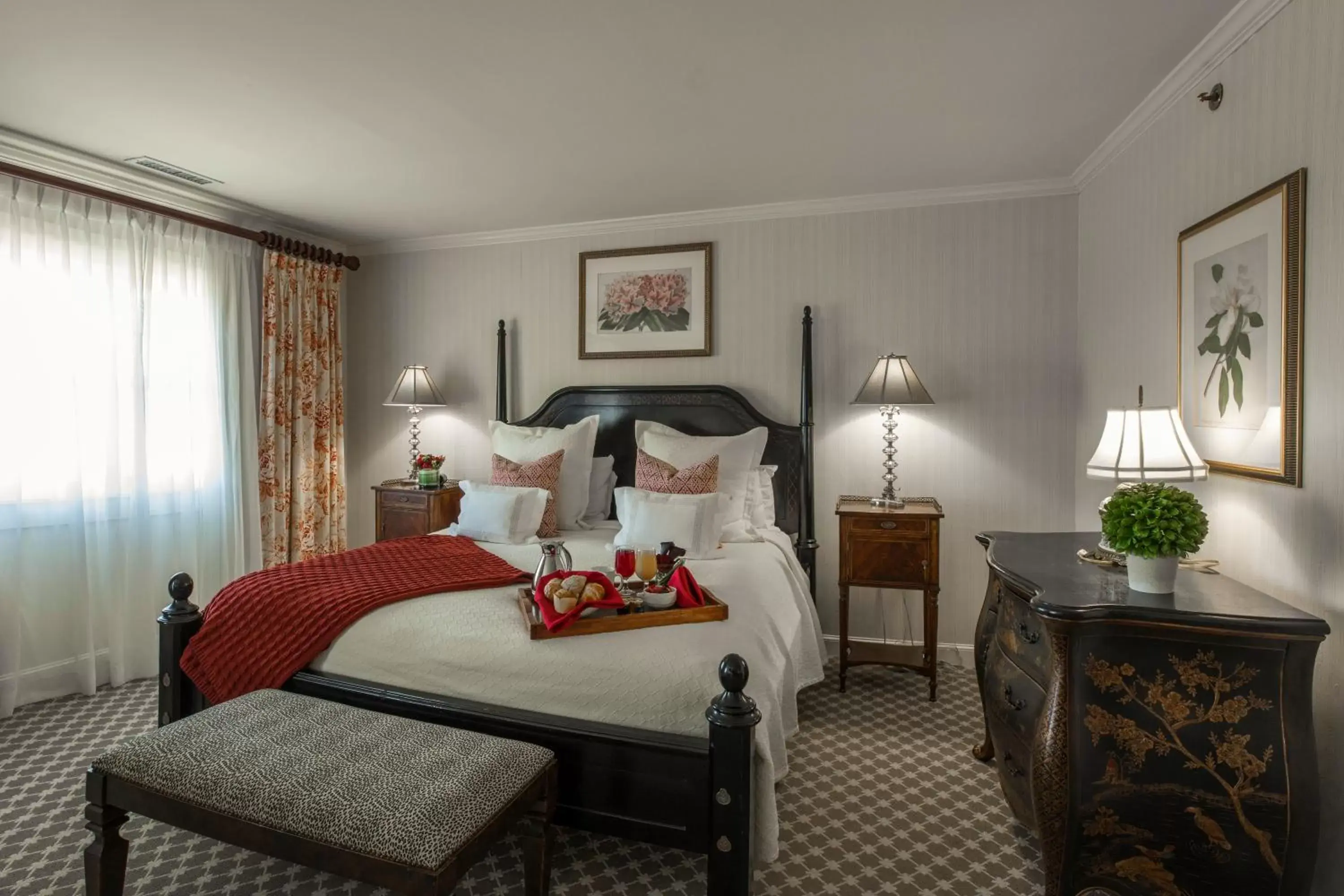 Bed in Saybrook Point Resort & Marina