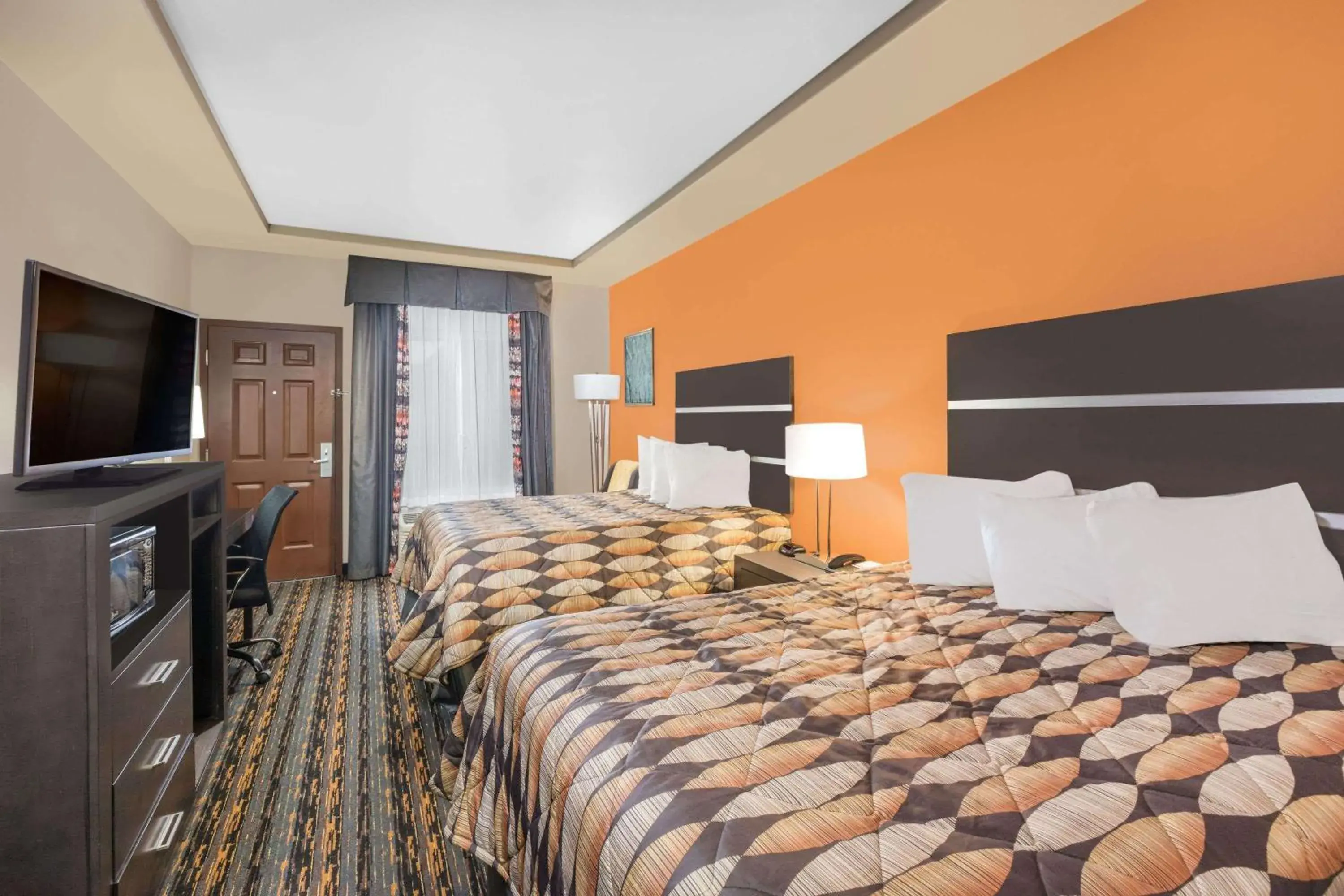 Photo of the whole room, Bed in Days Inn by Wyndham Dilley