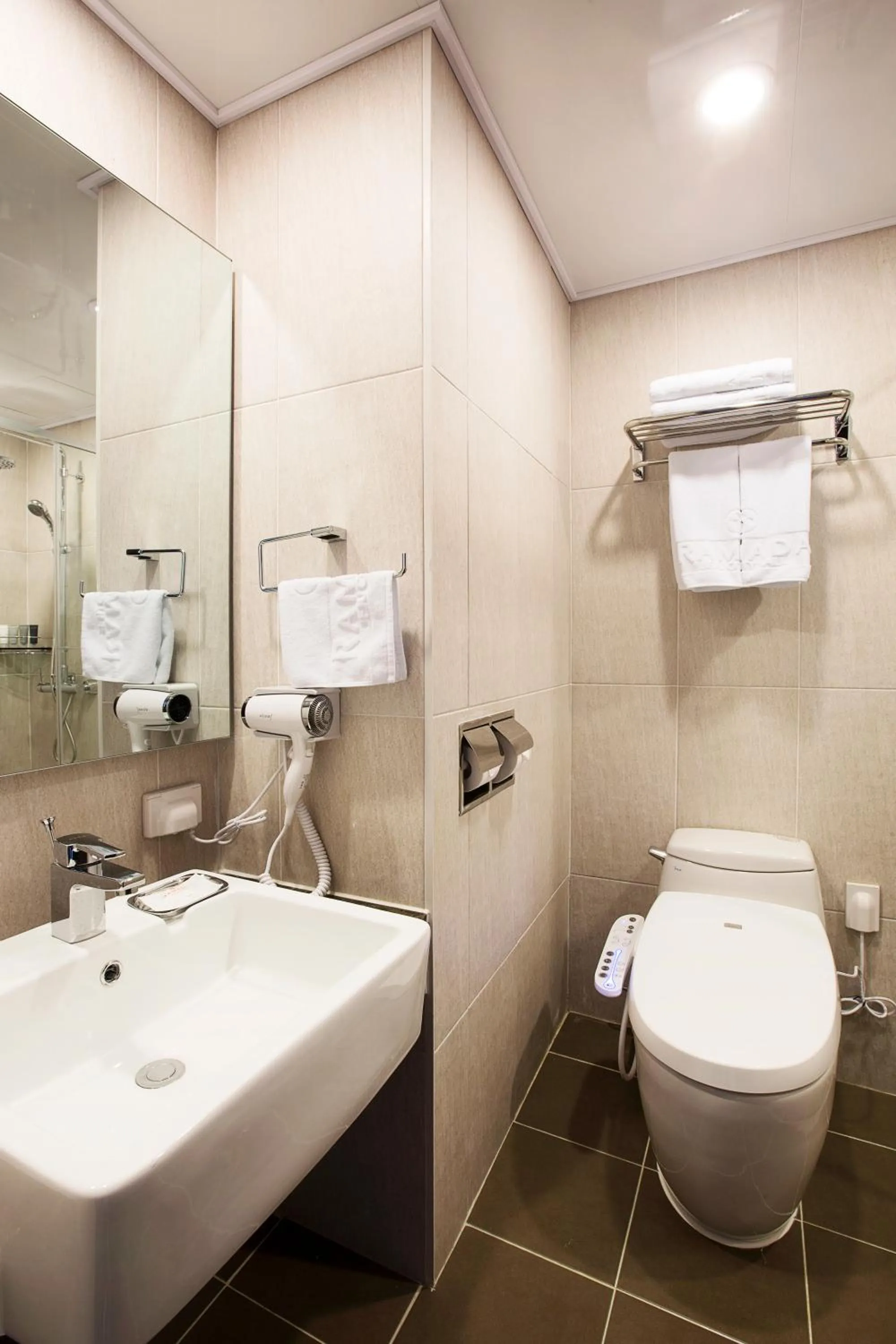 Ramada by Wyndham Jeju City Hall