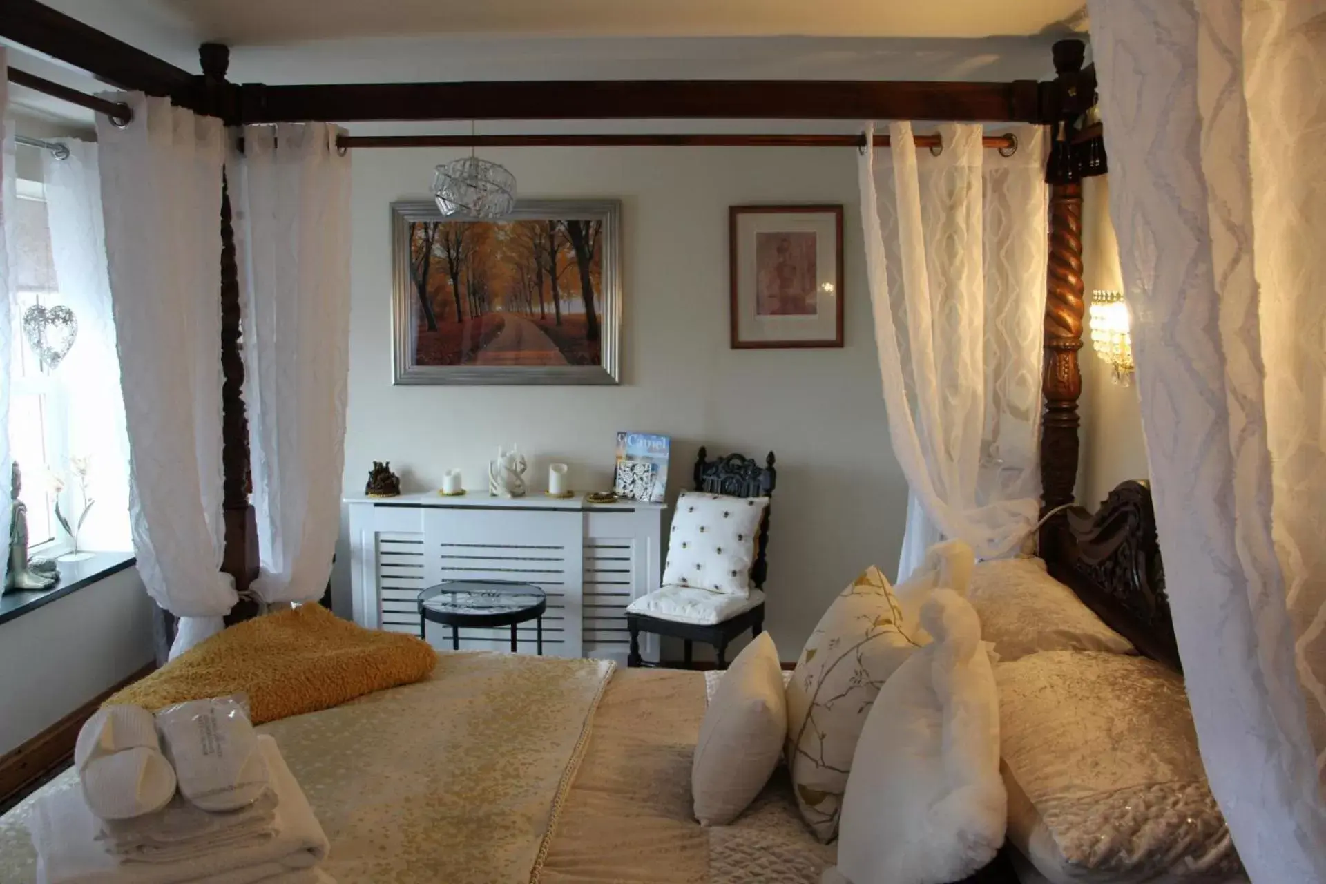 Bedroom, Seating Area in Melorne Farm Guest House
