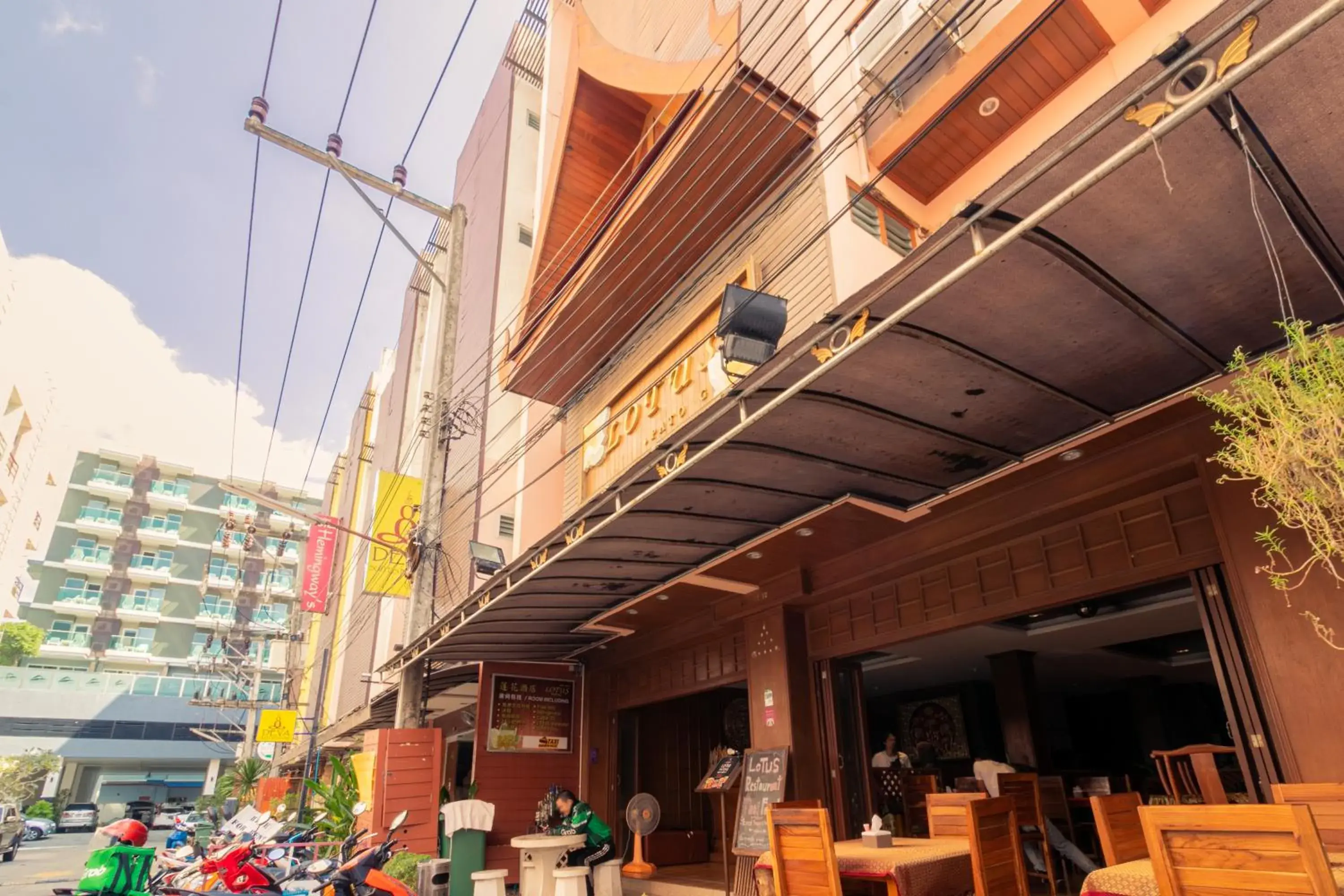Facade/entrance in Lotus Hotel Patong Facade/entrance in Lotus Hotel Patong