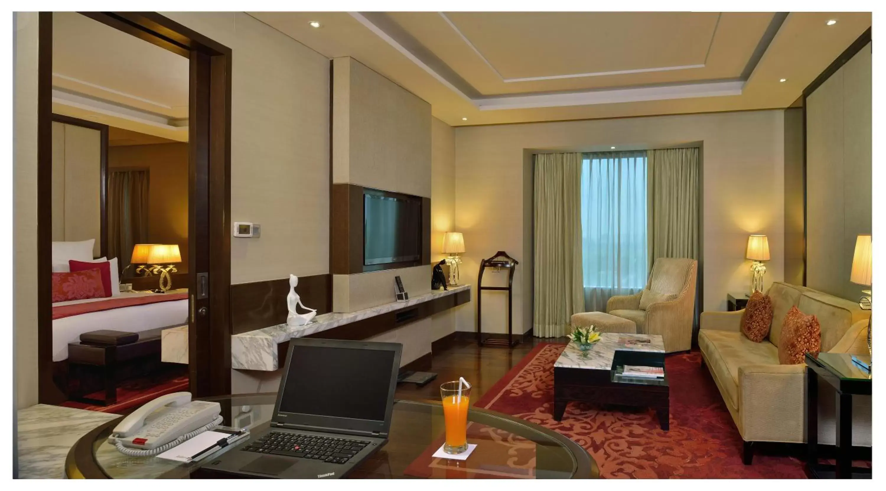 Living room, TV/Entertainment Center in Radisson Blu Jaipur