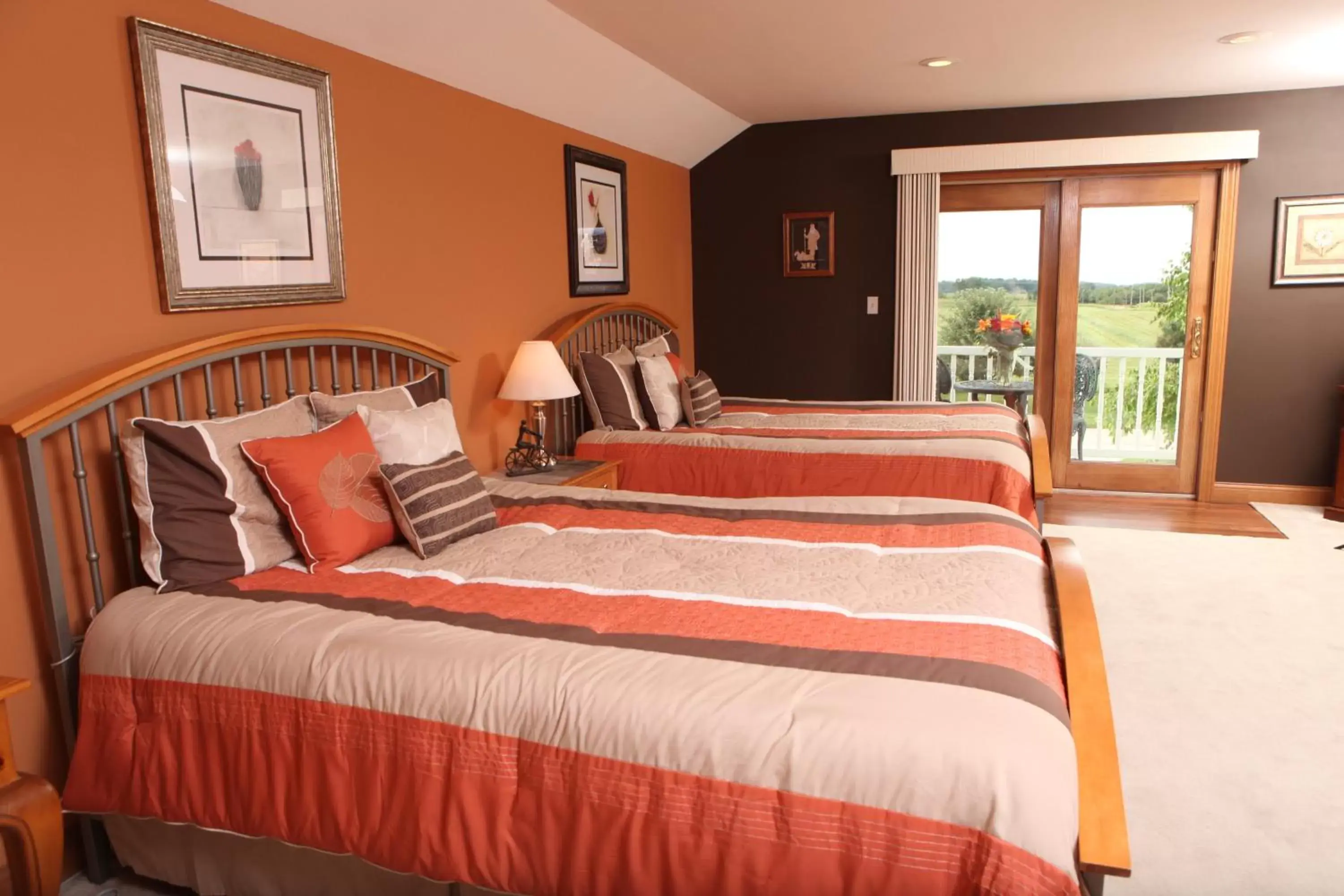 Loft Suite with Two Queen Beds in Scottish Bed & Breakfast Loft Suite with Two Queen Beds in Scottish Bed & Breakfast