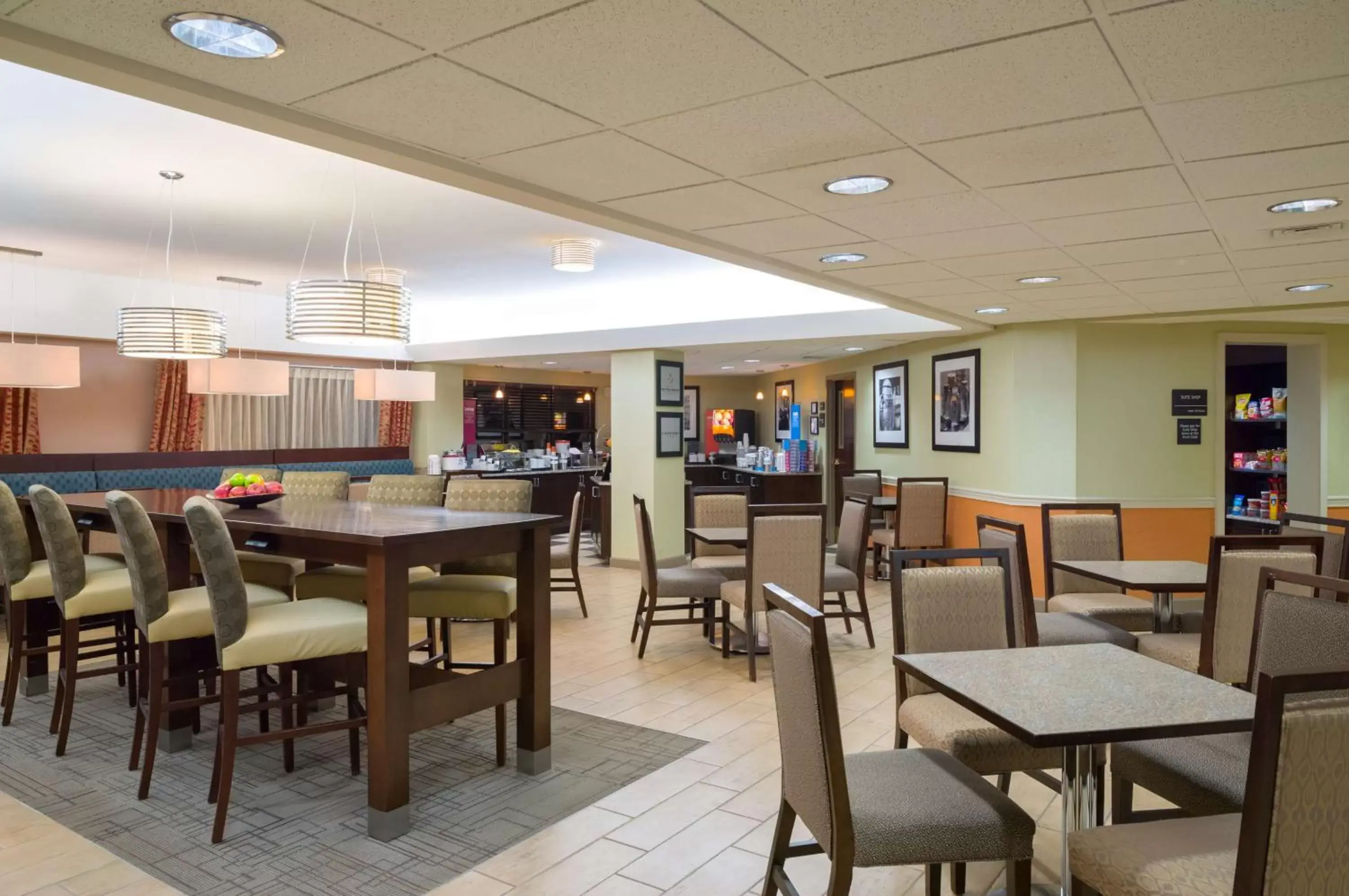 Breakfast, Restaurant/Places to Eat in Hampton Inn Carlisle