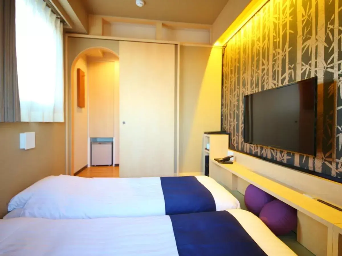 Bed in Hotel Wing International Select Asakusa Komagata