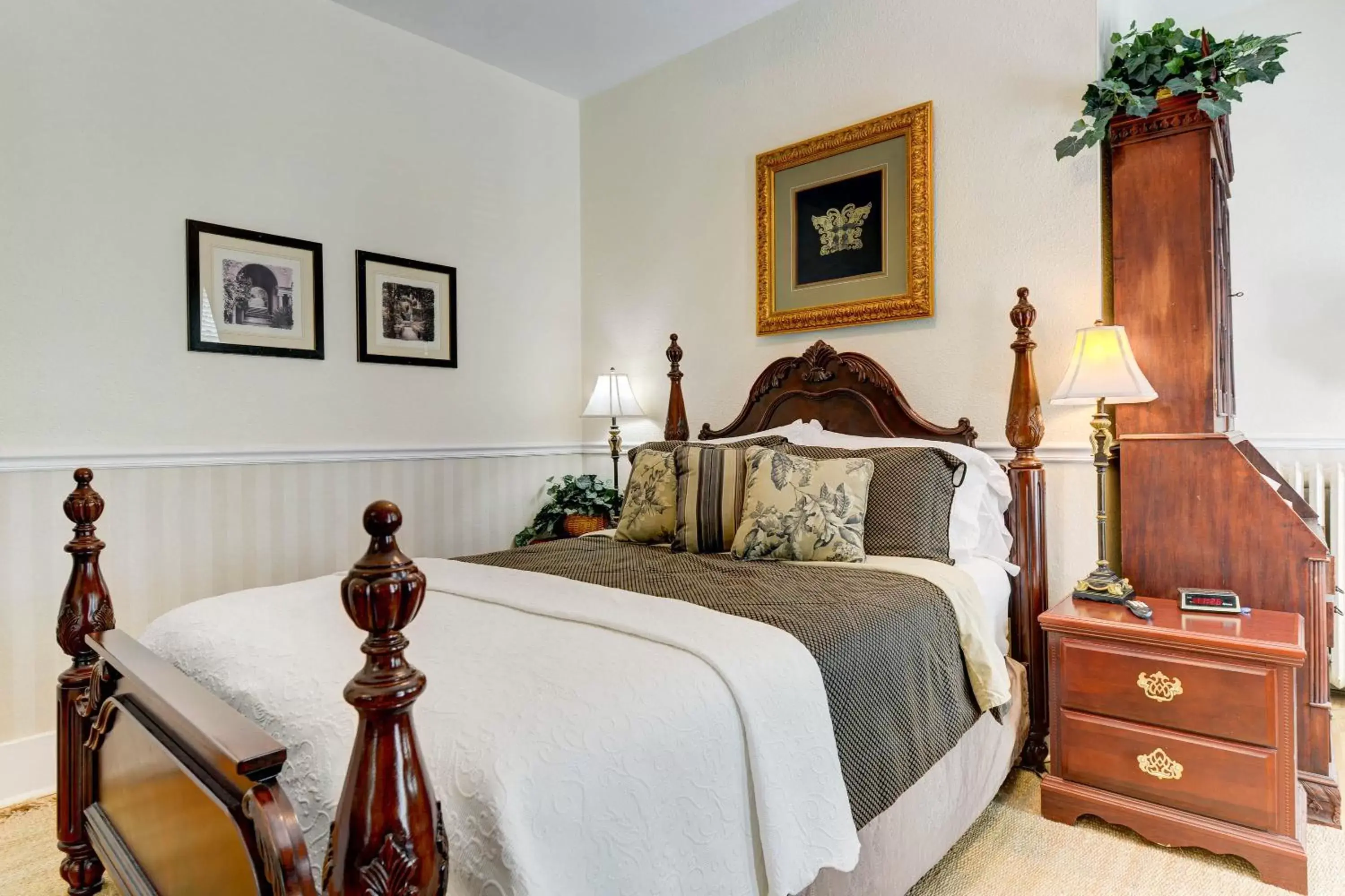 Bedroom, Room Photo in The St. Mary's Inn, Bed and Breakfast