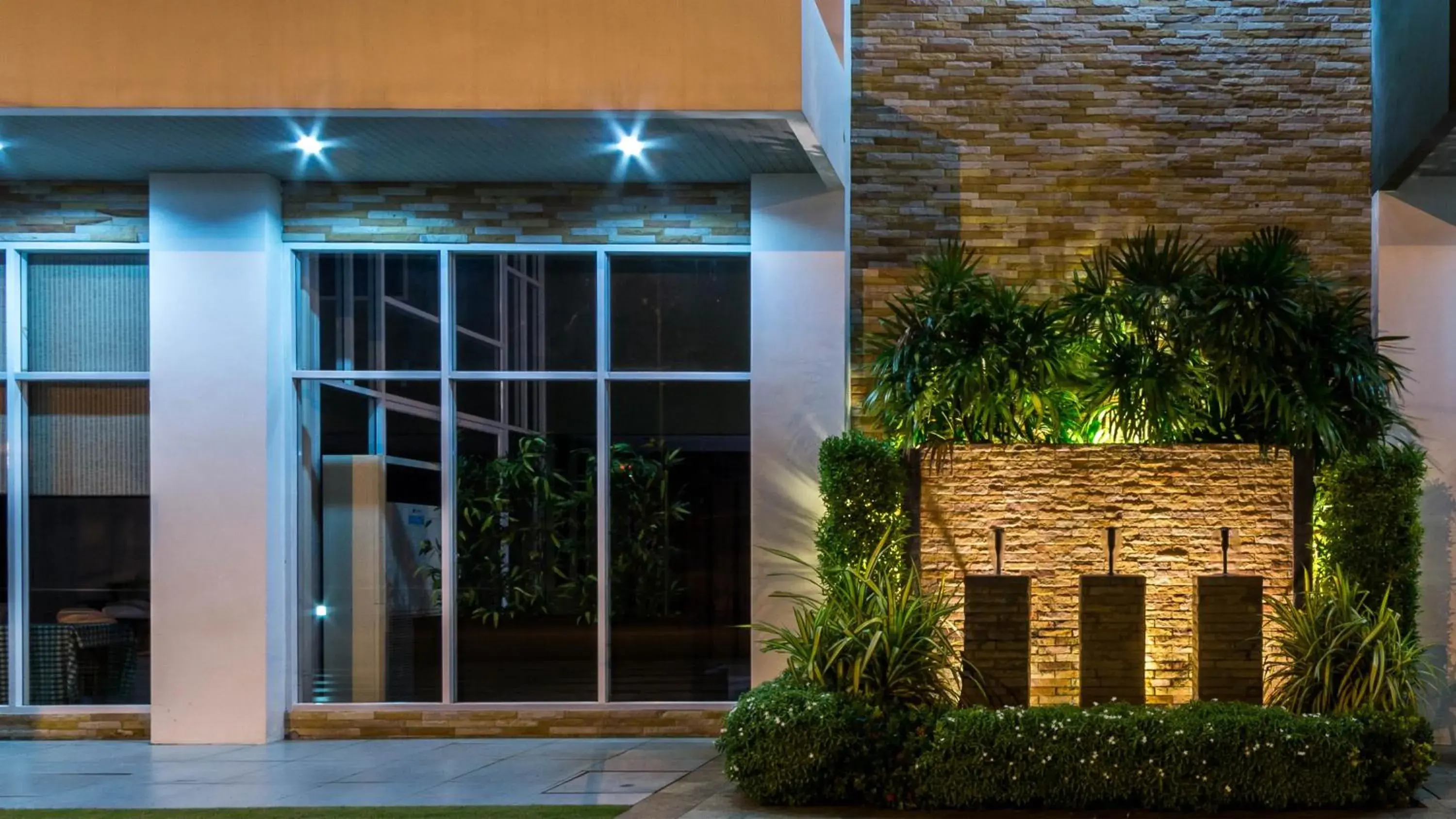 Facade/entrance in Maison de Cheer Facade/entrance in Maison de Cheer