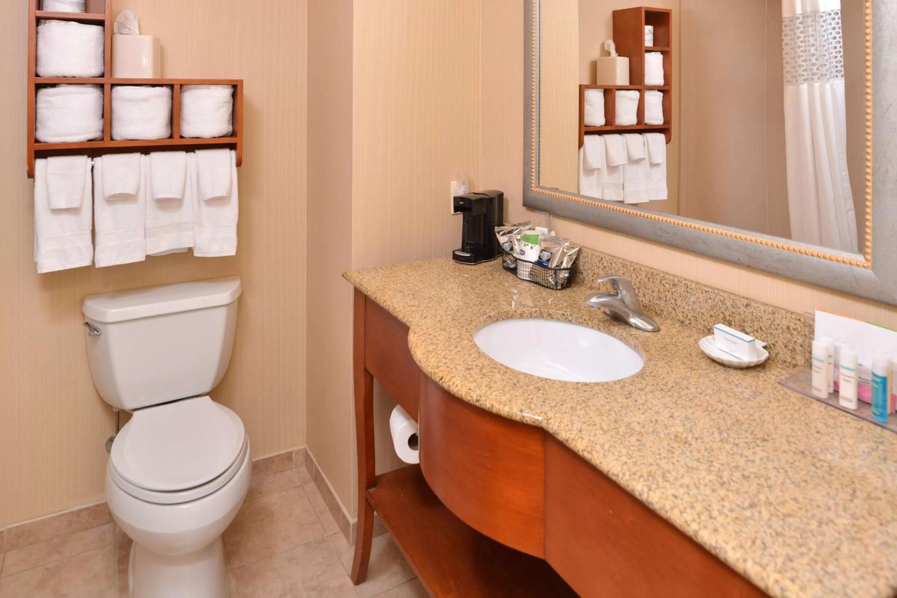 Bathroom in Hampton Inn Evanston