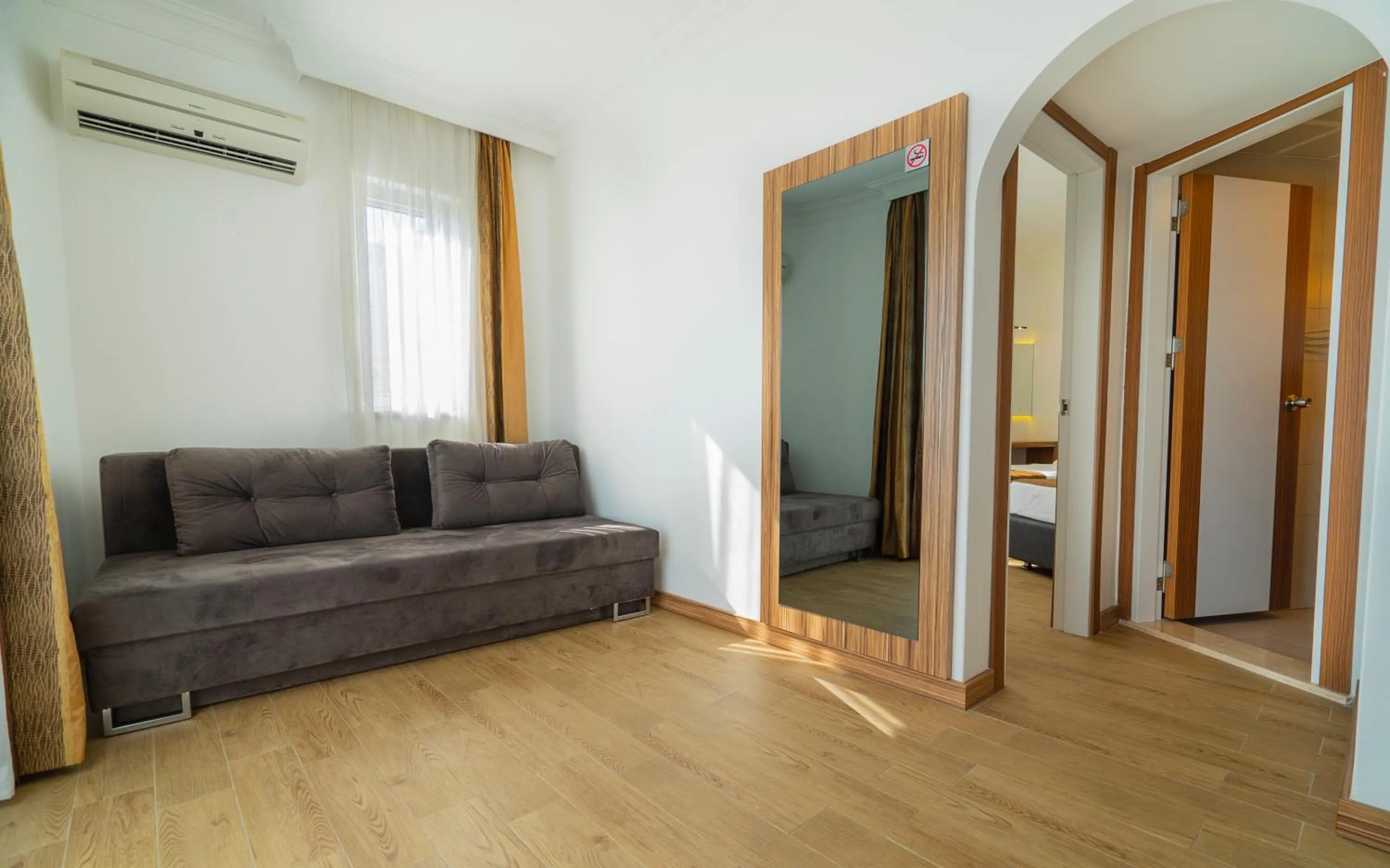 Seating area in Kleopatra Celine Hotel