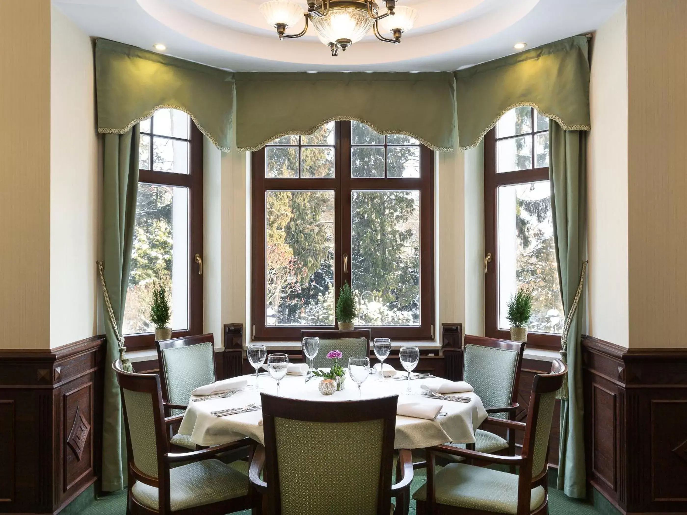 Restaurant/Places to Eat in Bukowy Park Hotel Medical SPA