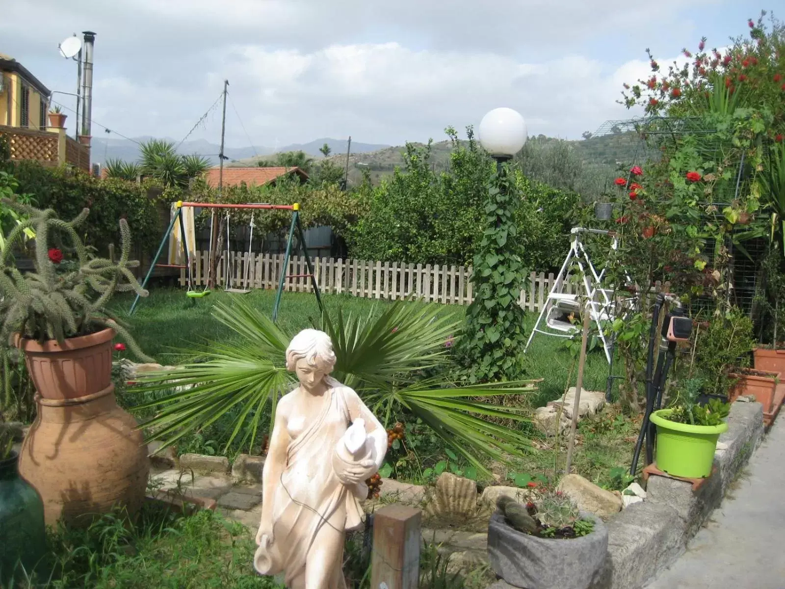 Garden, Children in Oasi del Lago