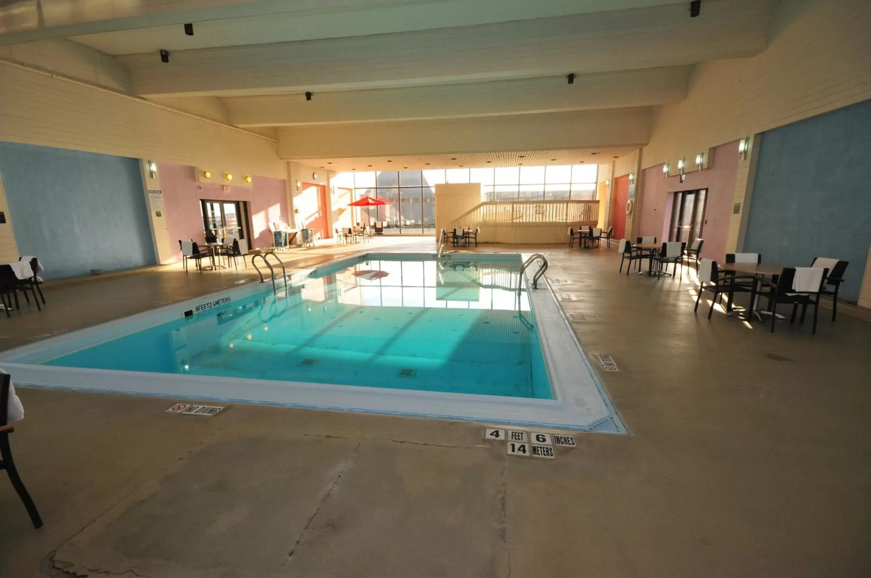Swimming pool in Radisson Hotel Duluth-Harborview Swimming pool in Radisson Hotel Duluth-Harborview