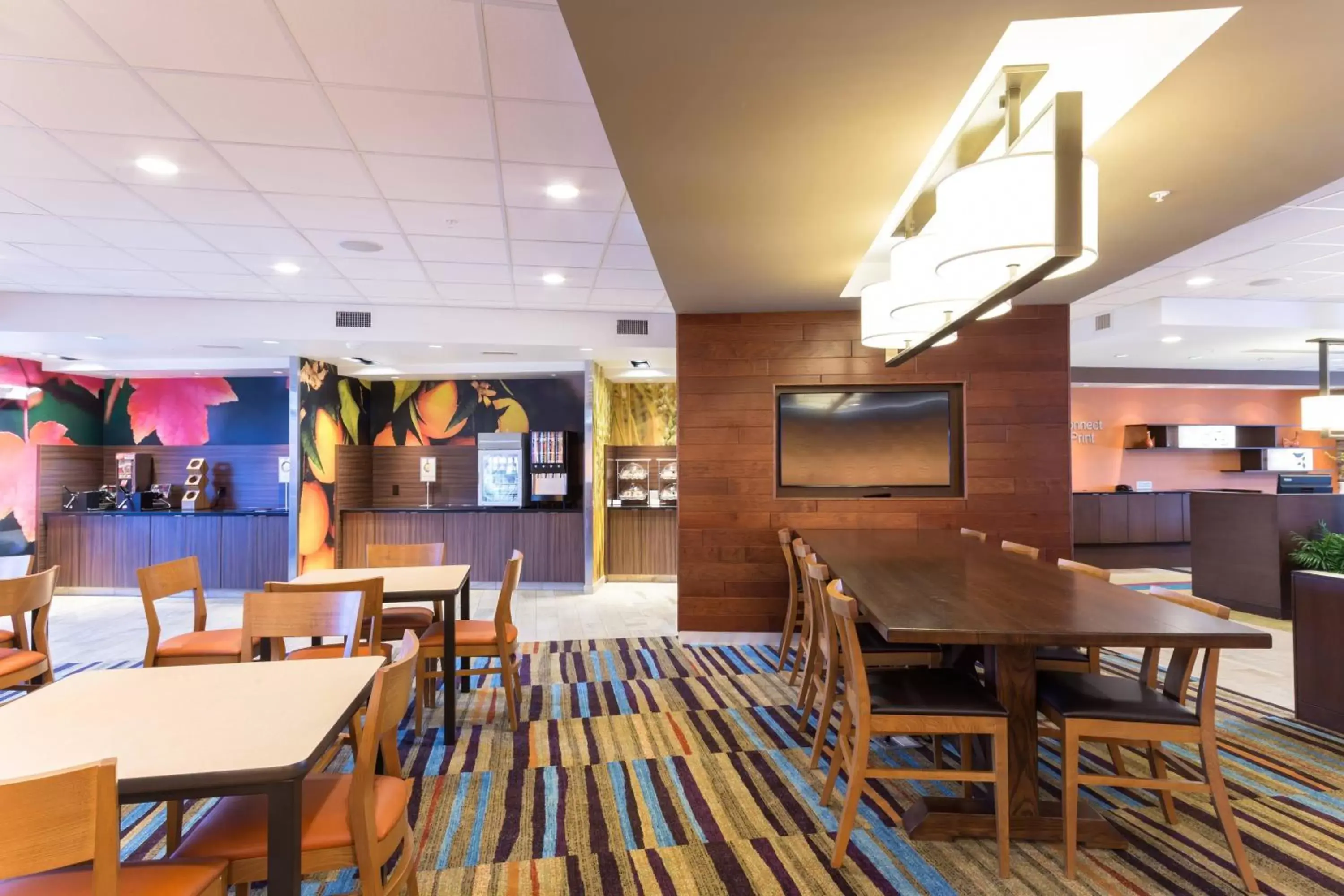 Breakfast, Restaurant/Places to Eat in Fairfield Inn & Suites by Marriott Decorah