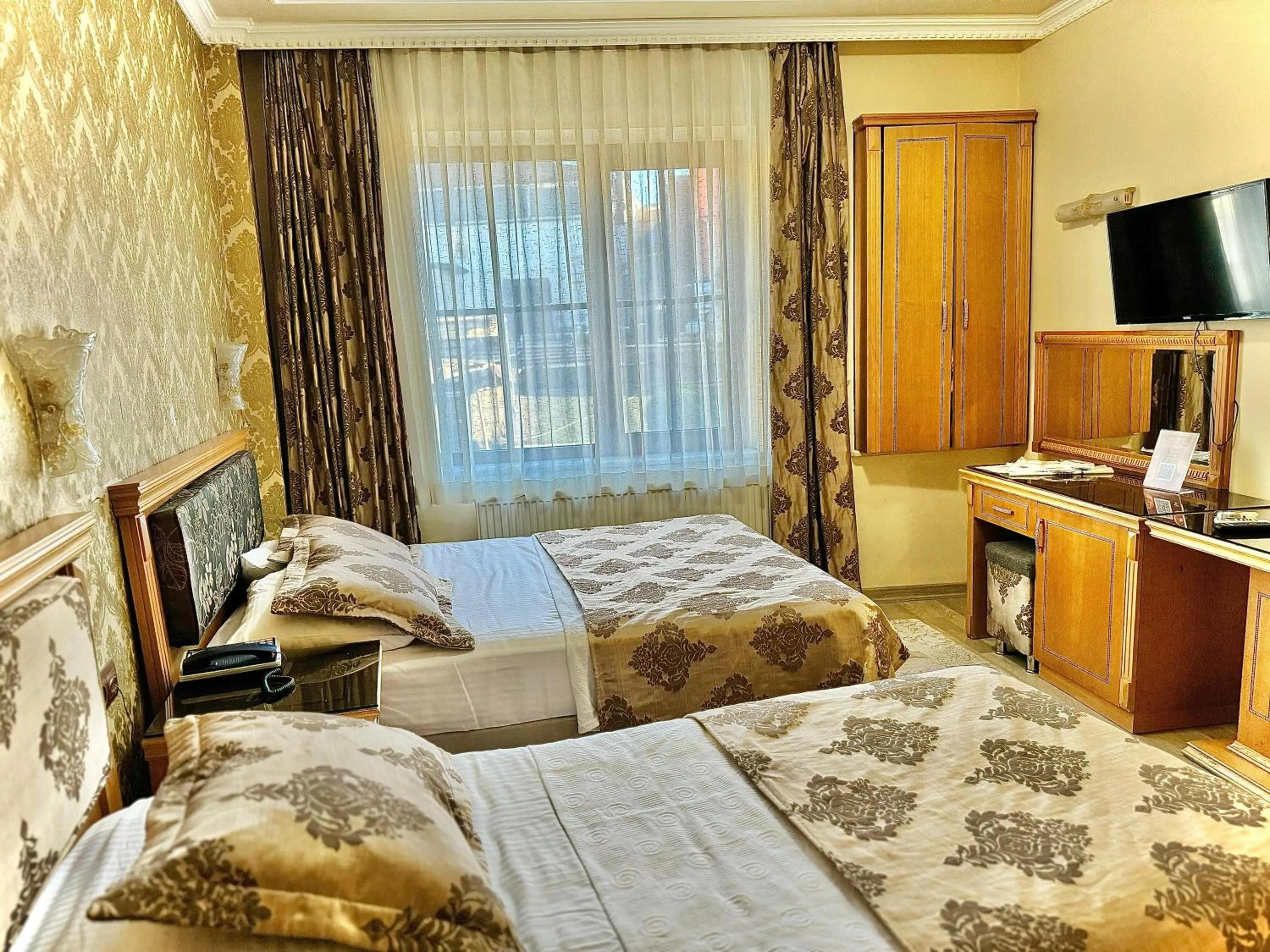 Photo of the whole room, Bed in Grand Papirus Hotel