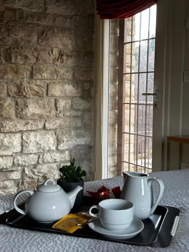 Restaurant/Places to Eat in Foresteria Antica Bastia B&B