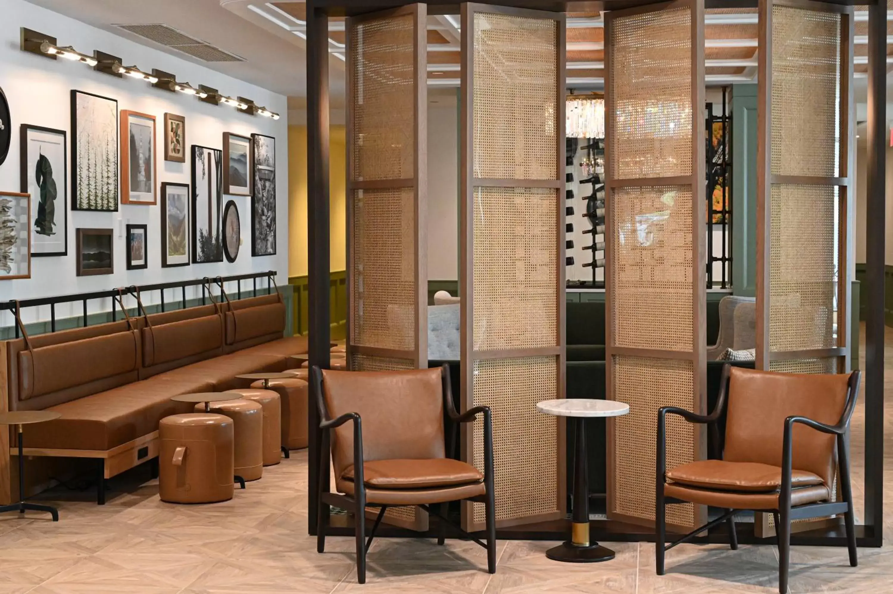 Lobby or reception, Lounge/Bar in Six South St. Hotel