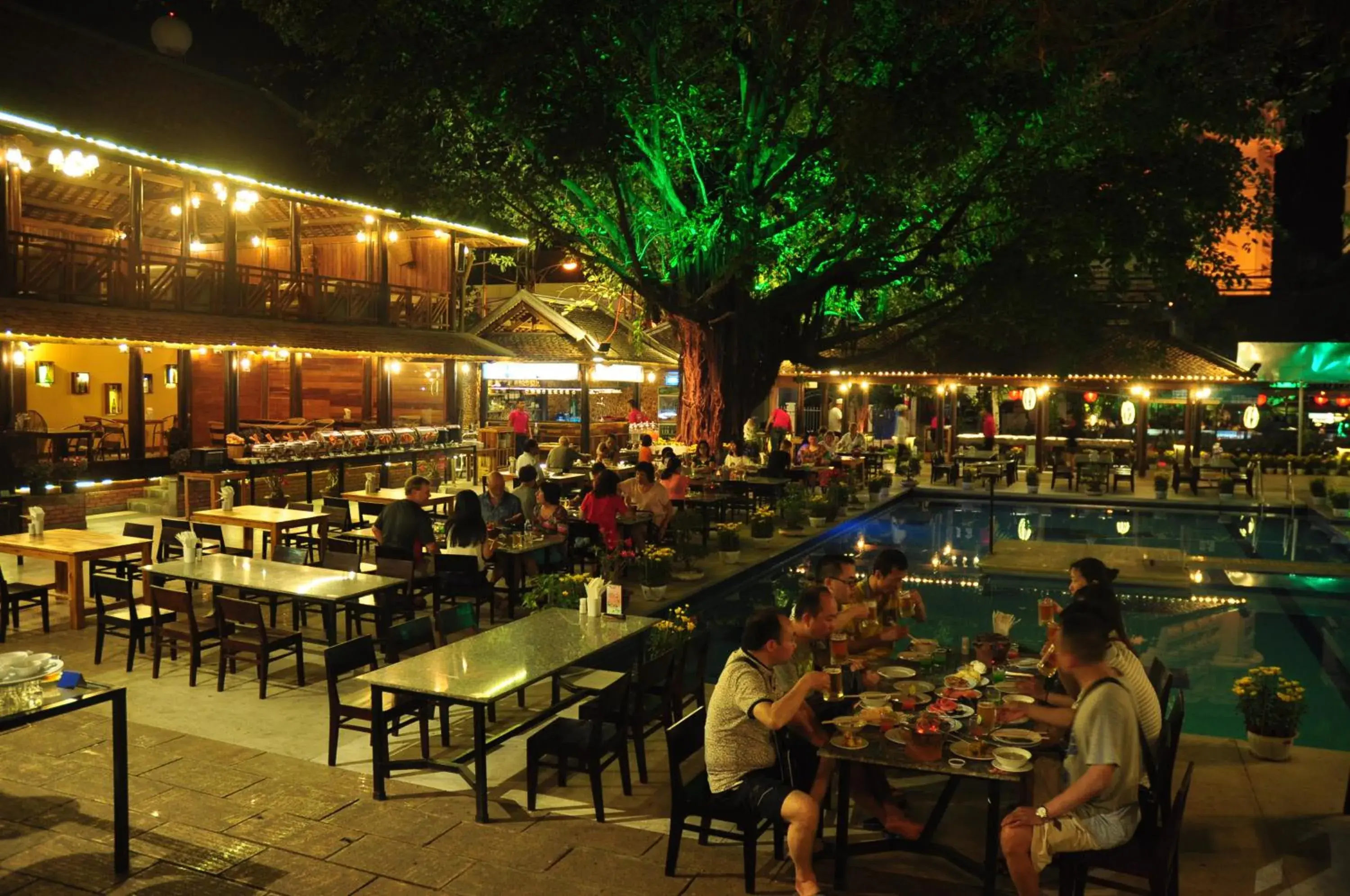 Restaurant/Places to Eat in Yasaka Saigon Resort Hotel & Spa