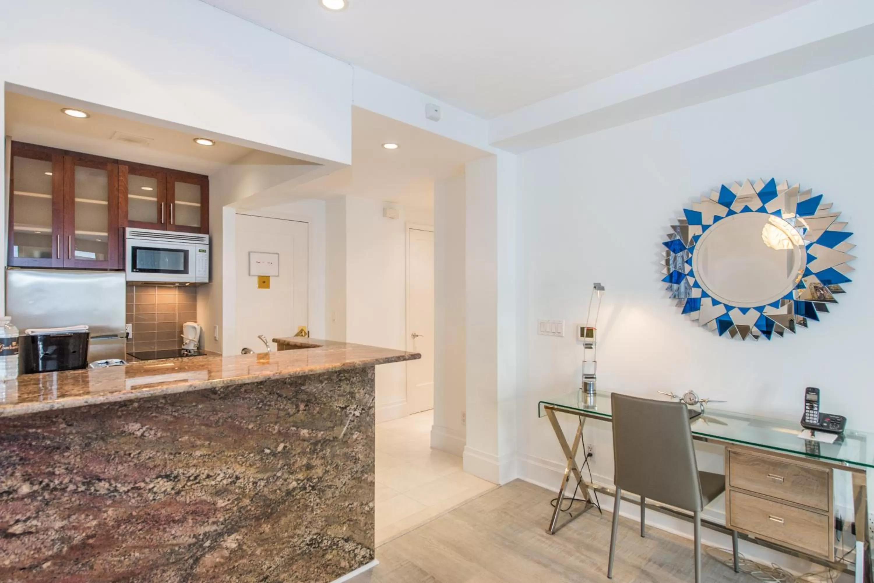 Kitchen or kitchenette in Lombardy Hotel