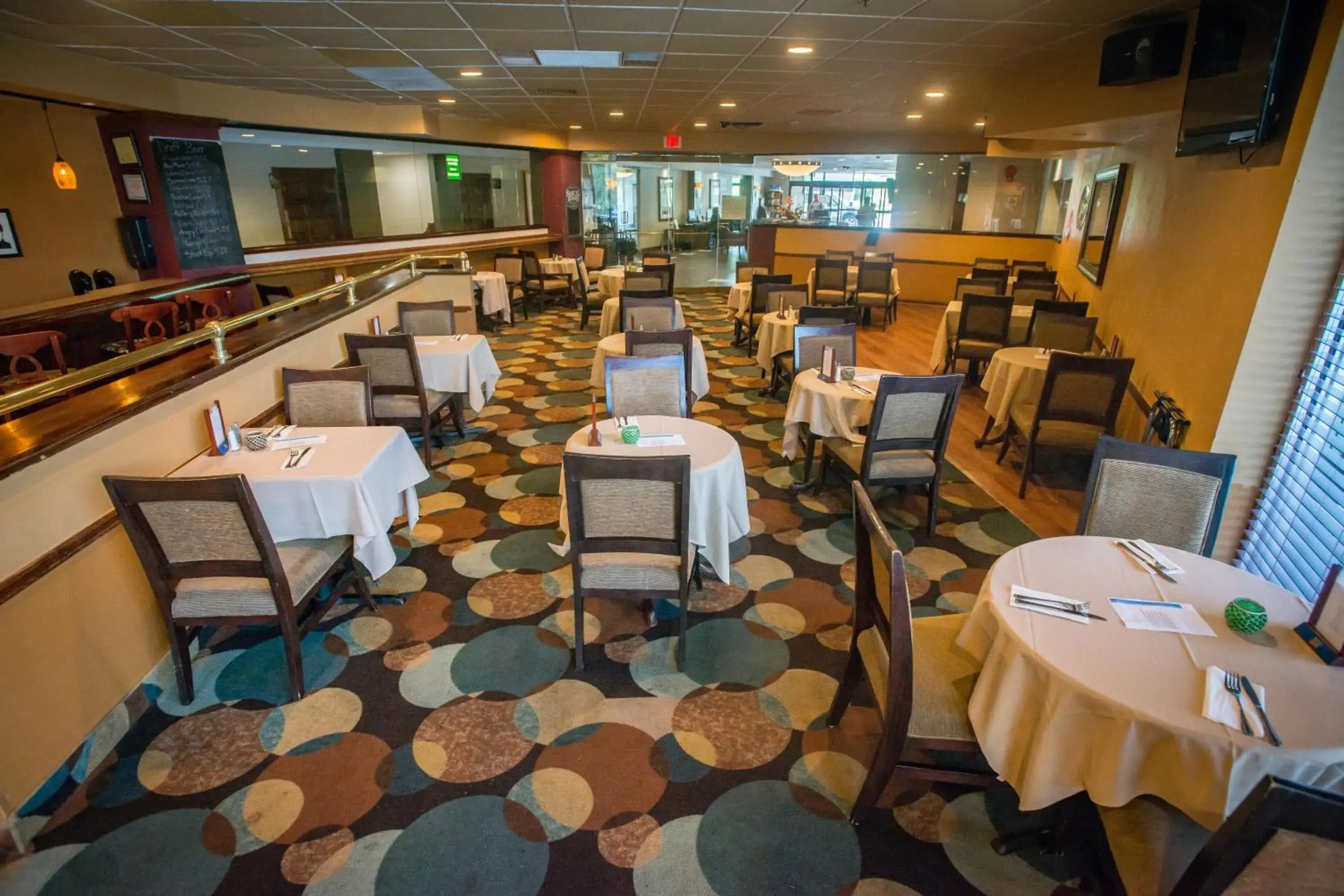 Lounge or bar, Restaurant/Places to Eat in Exton Hotel and Conference Center