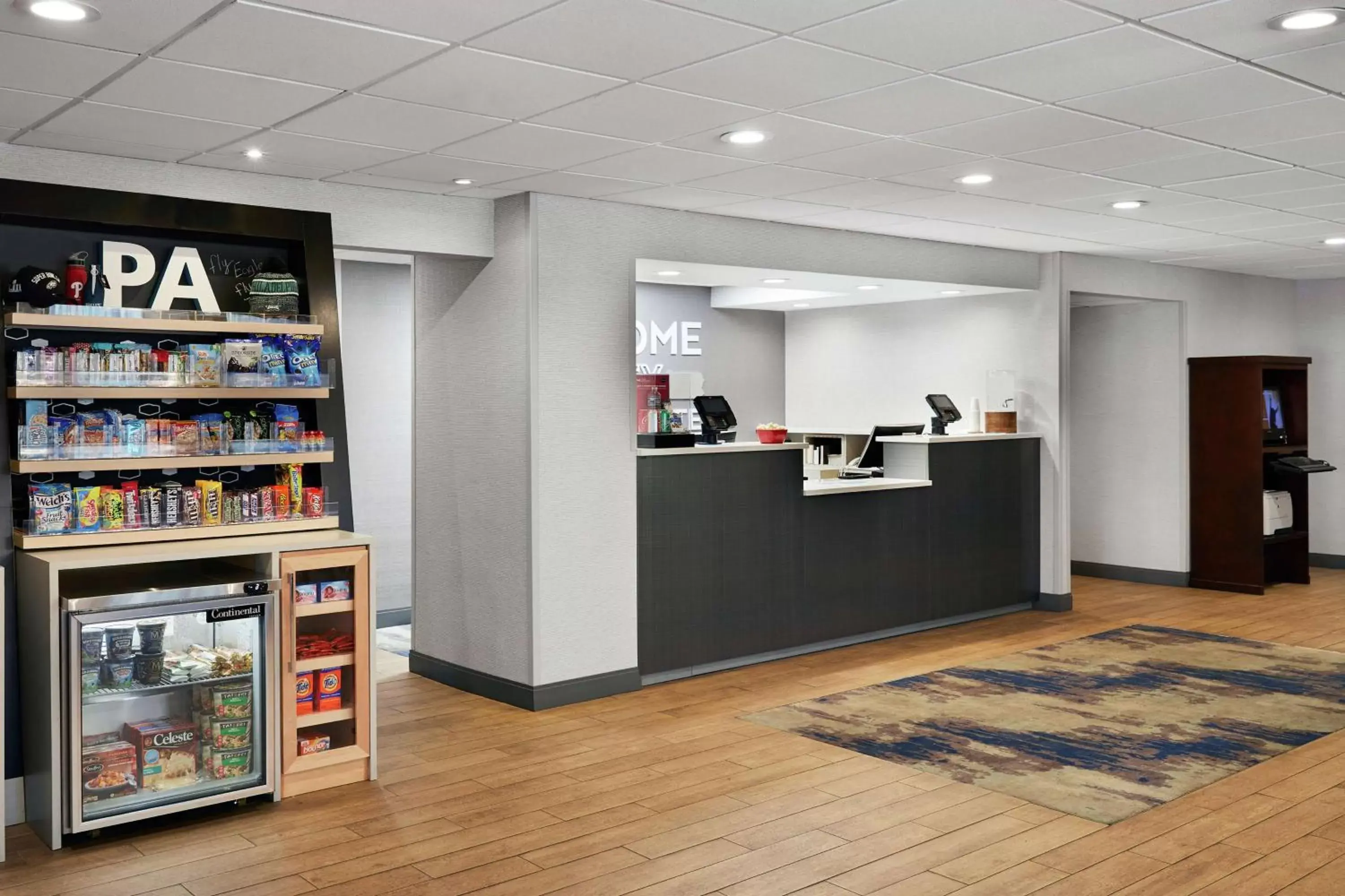 Lobby or reception in Hampton Inn Philadelphia/King of Prussia - Valley Forge Lobby or reception in Hampton Inn Philadelphia/King of Prussia - Valley Forge