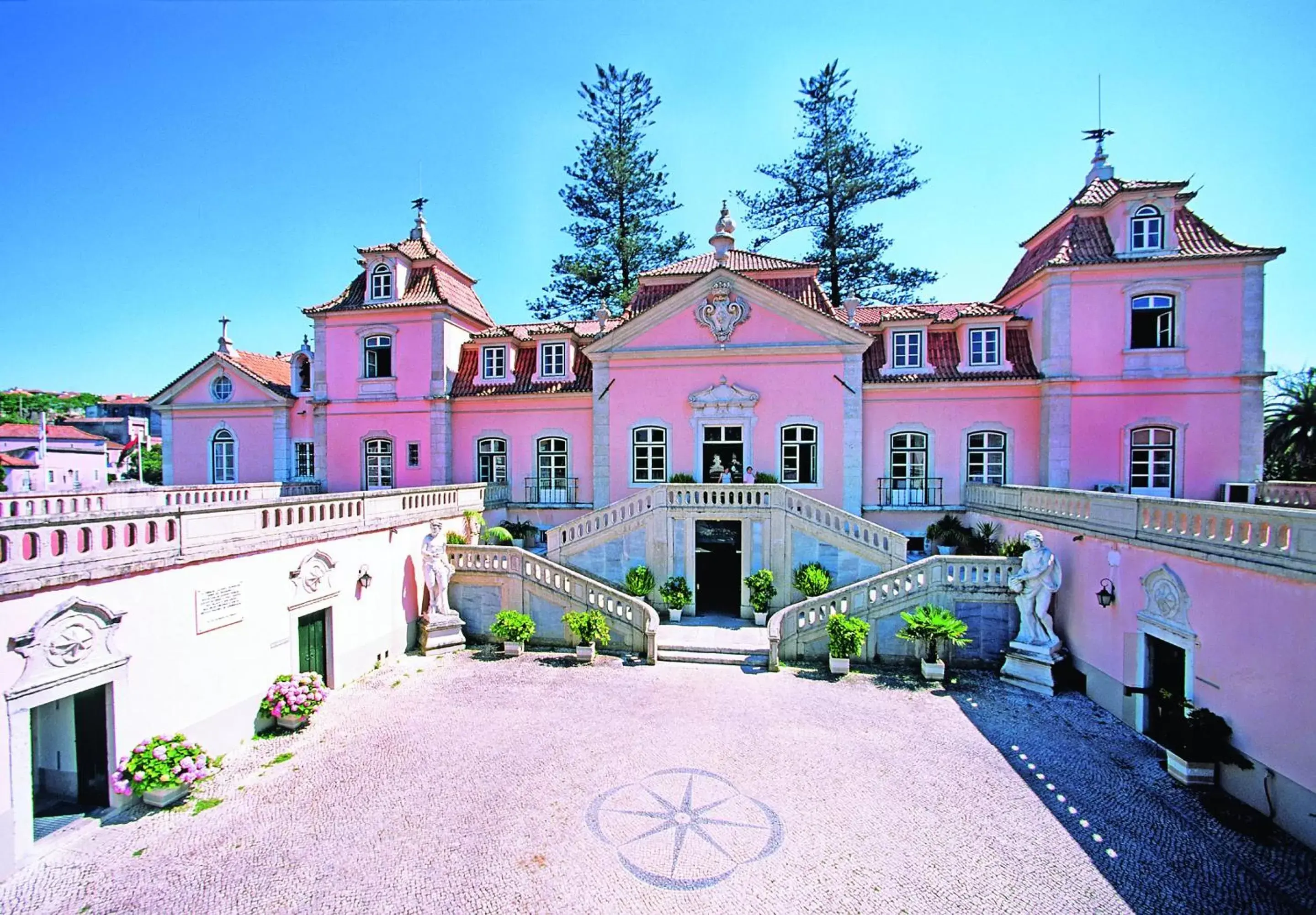 Nearby landmark, Property Building in Hotel Real Oeiras