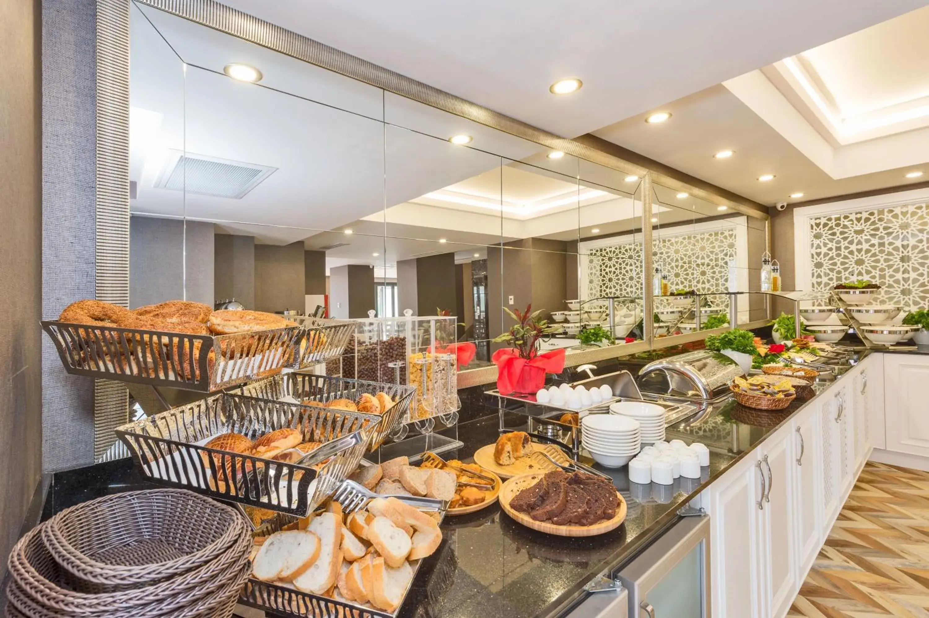 Restaurant/places to eat in Hanna Hotel Restaurant/places to eat in Hanna Hotel