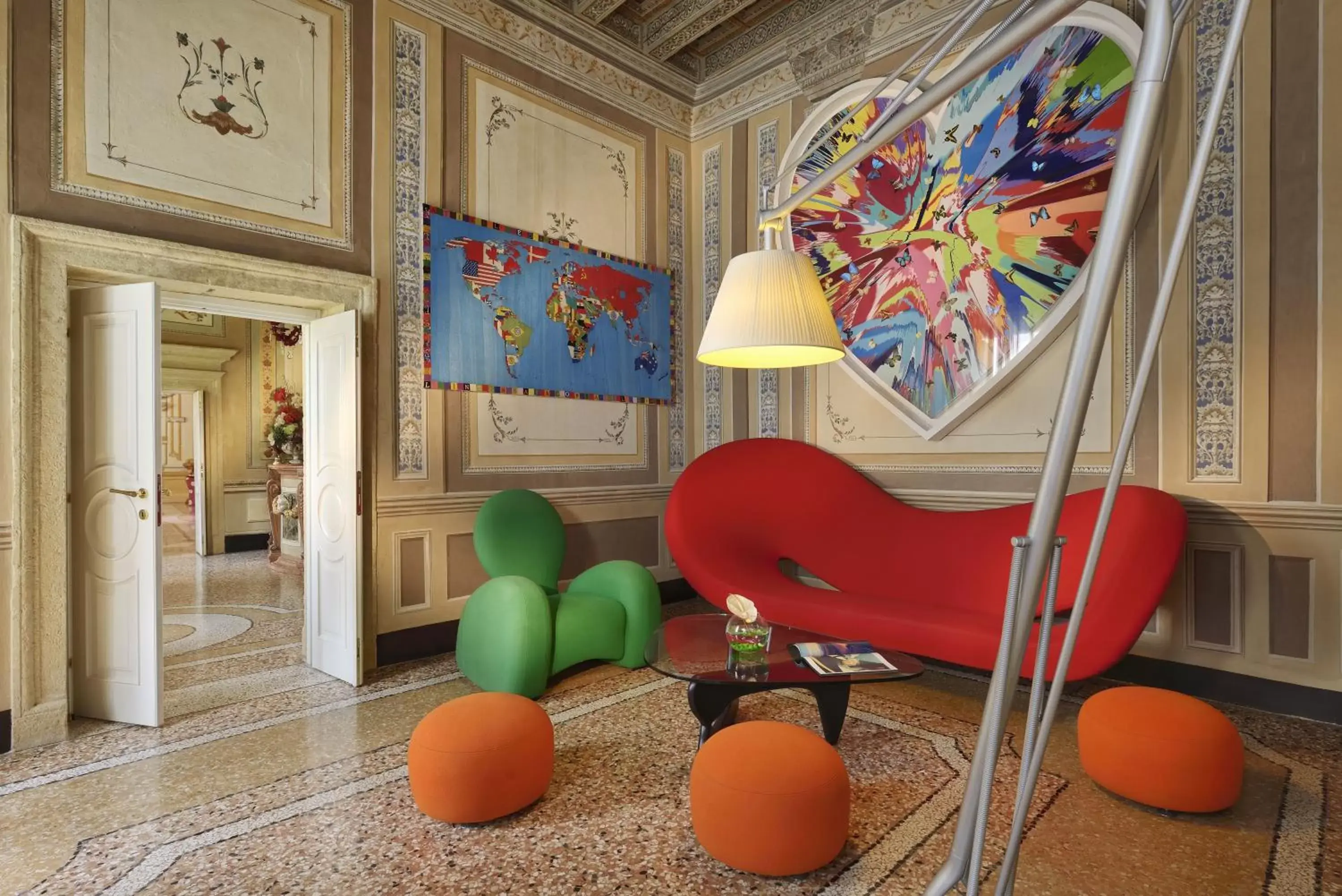 Communal lounge/ TV room in Byblos Art Hotel Villa Amistà