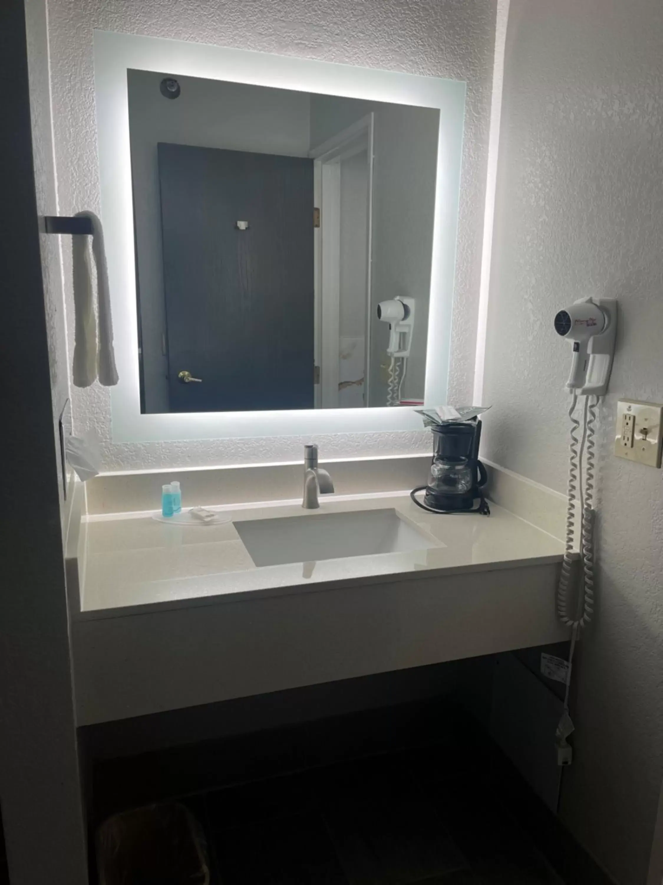 Bathroom in HomeTown Inn and Suites Belle Plaine