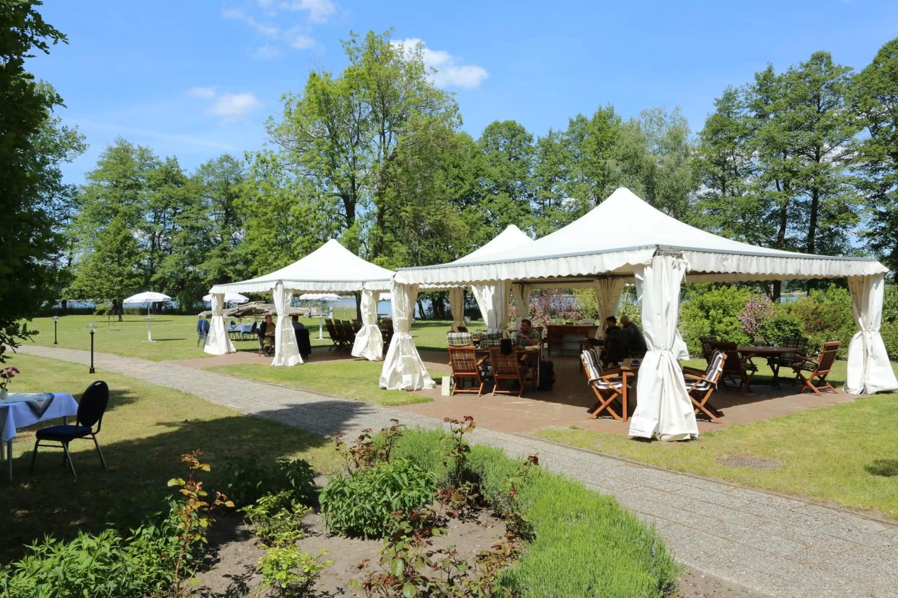 Restaurant/places to eat in Seepark Hotel am Wandlitzsee
