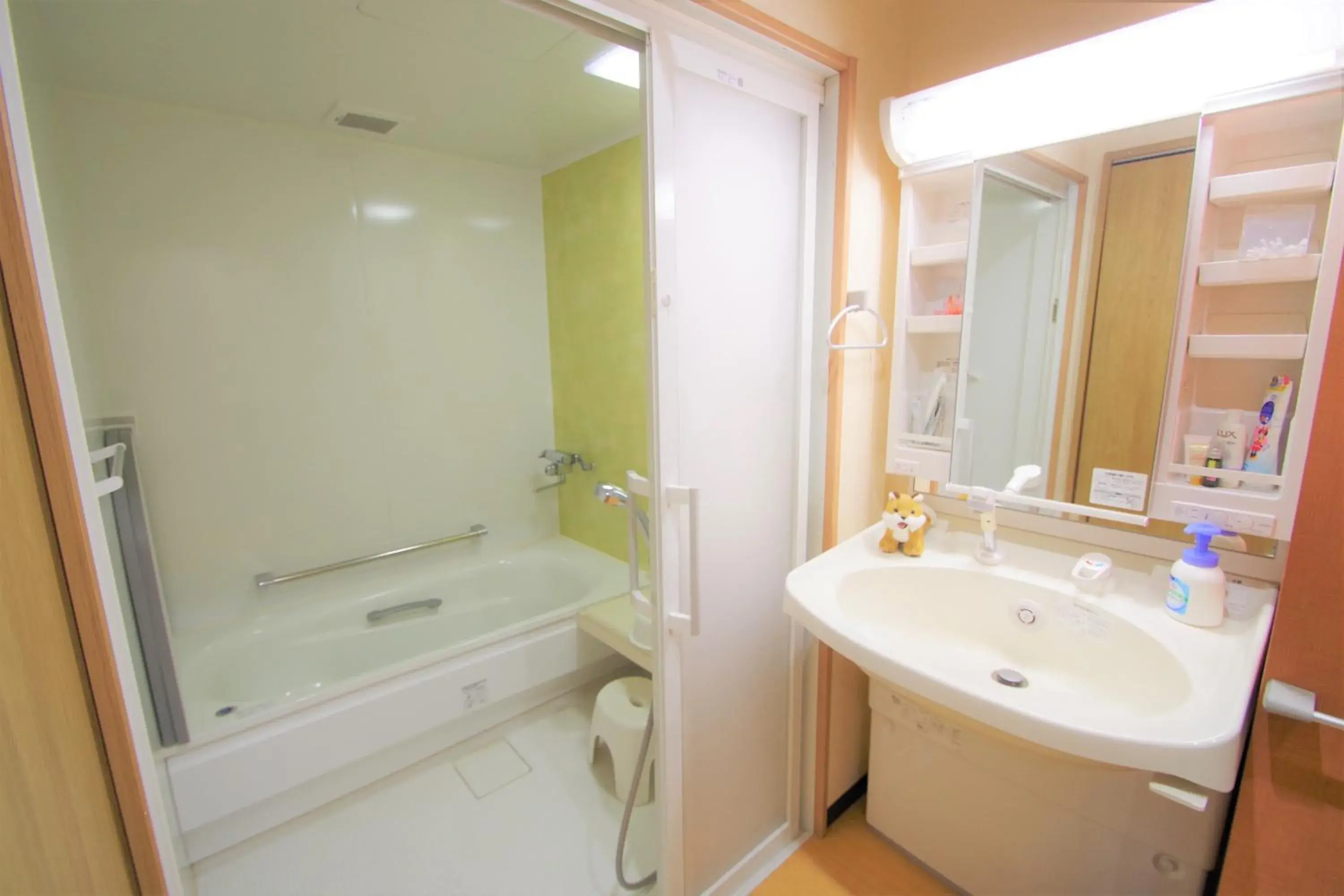 Shower, Bathroom in Stay Inn KOTO