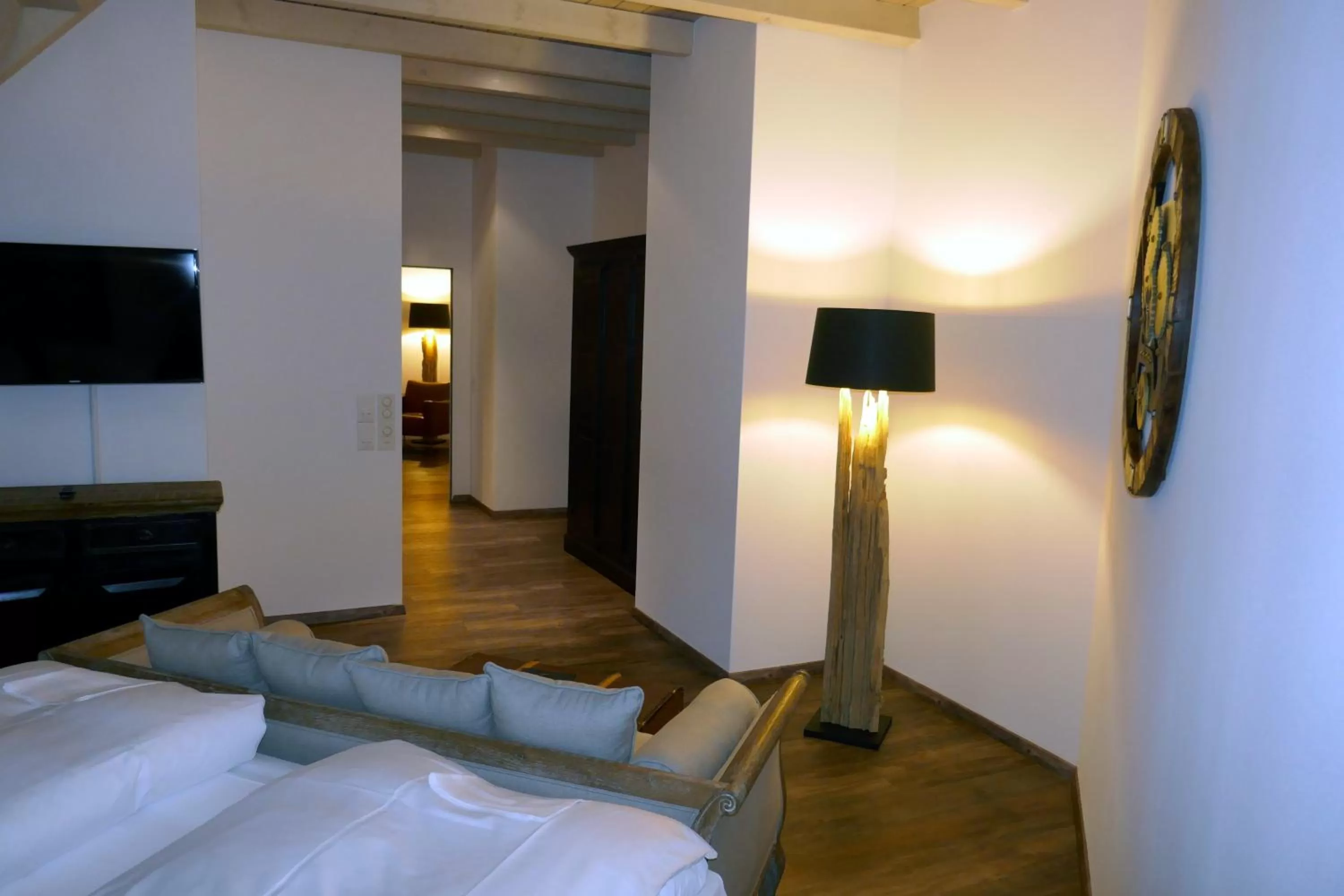 Communal lounge/ TV room, Bed in Boutiquehotel Thessoni Classic & Self service Residence Home Zürich