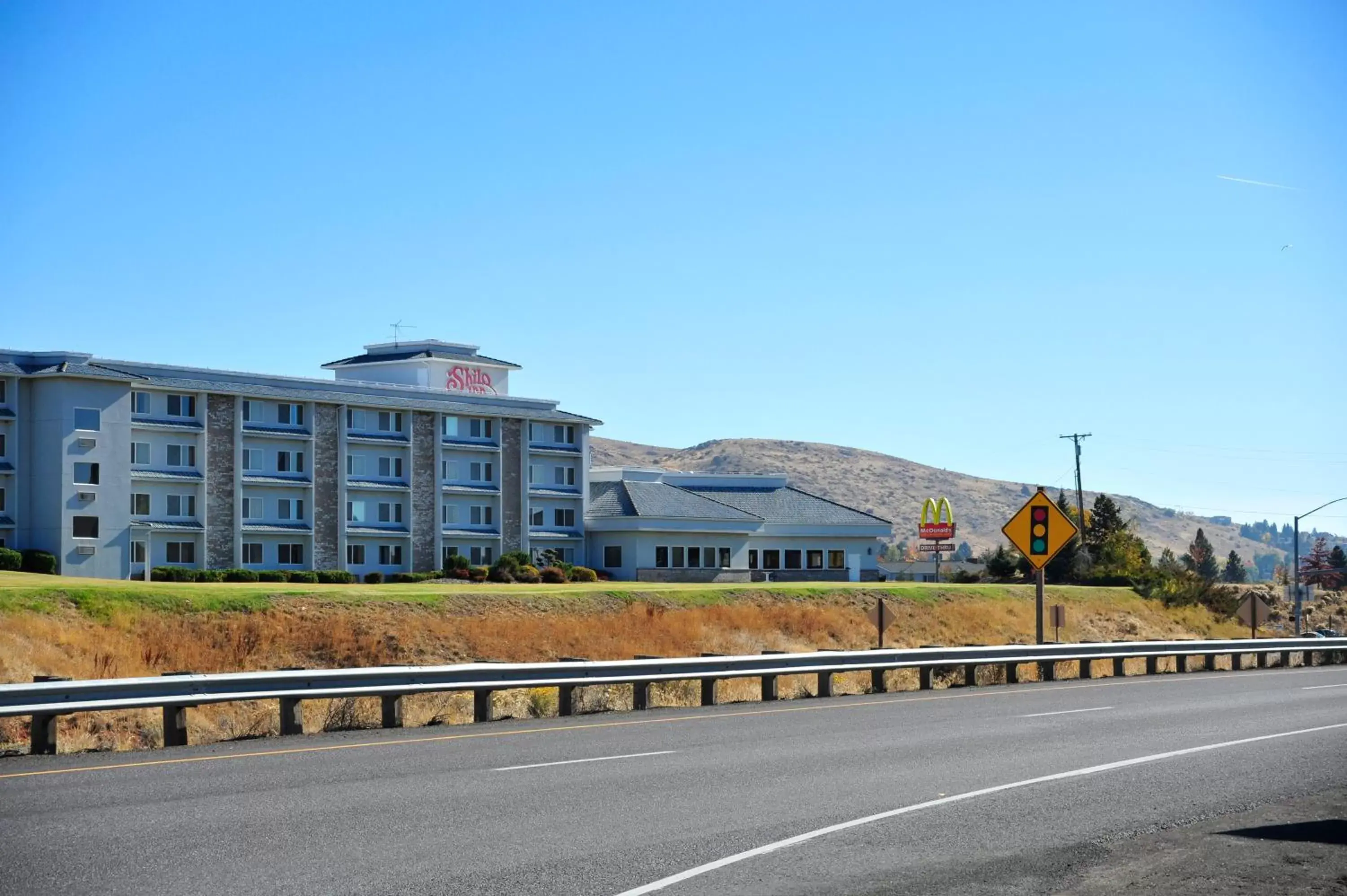 Facade/entrance, Property Building in Shilo Inn Suites Klamath Falls