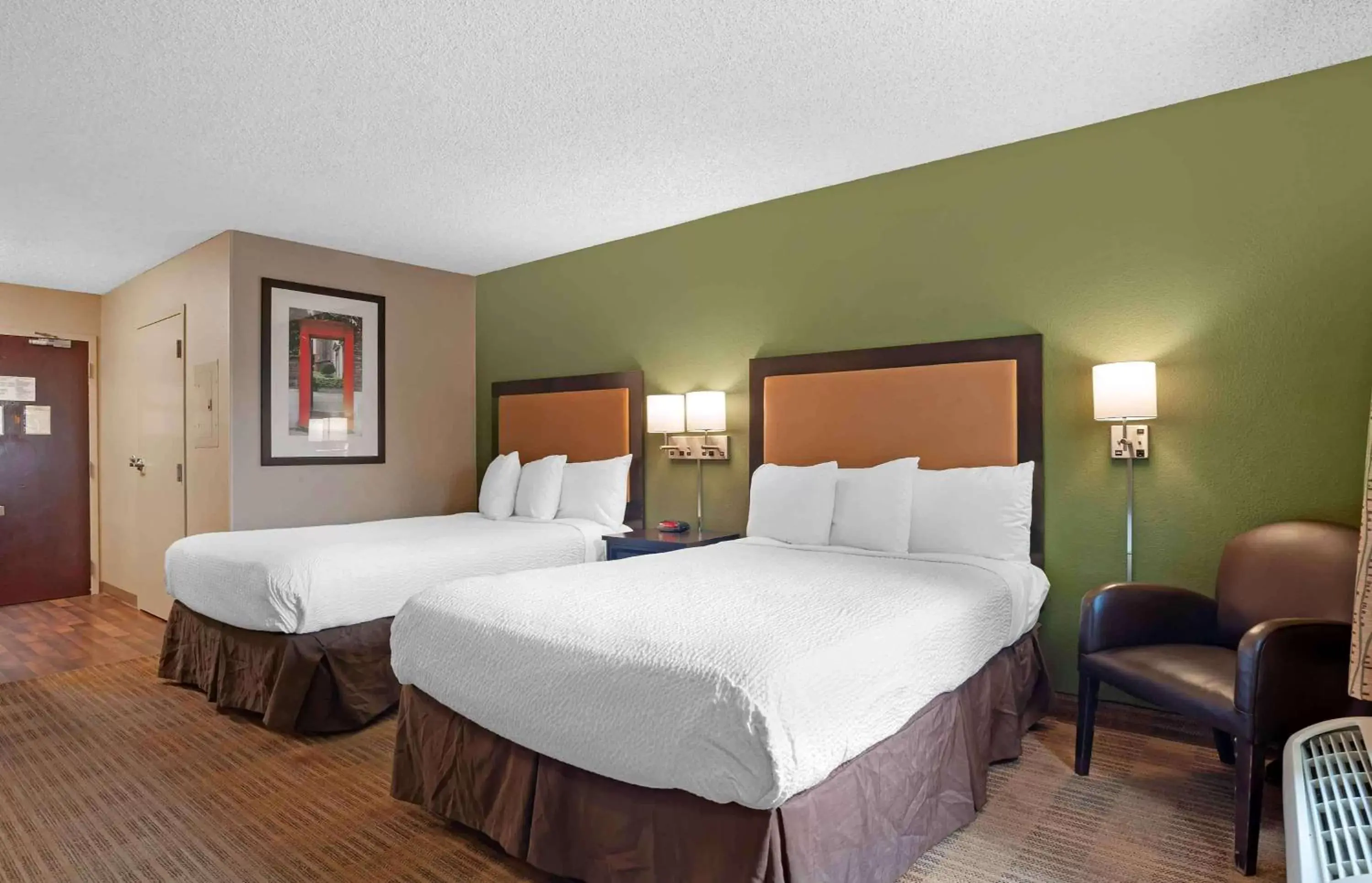 Bedroom, Bed in Extended Stay America Suites - San Diego - Oceanside