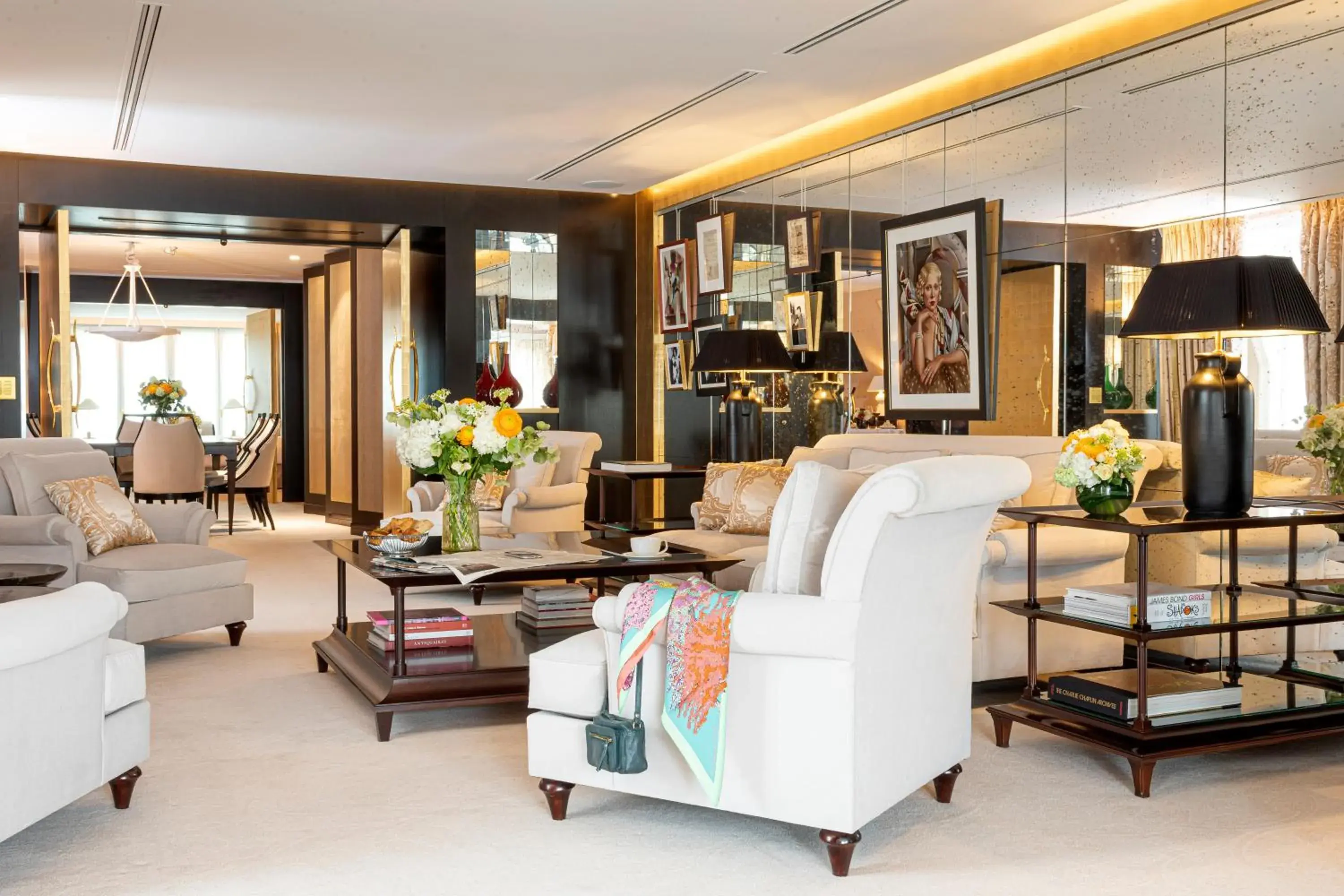 Living room, Lobby/Reception in Hotel Barriere Le Fouquet's