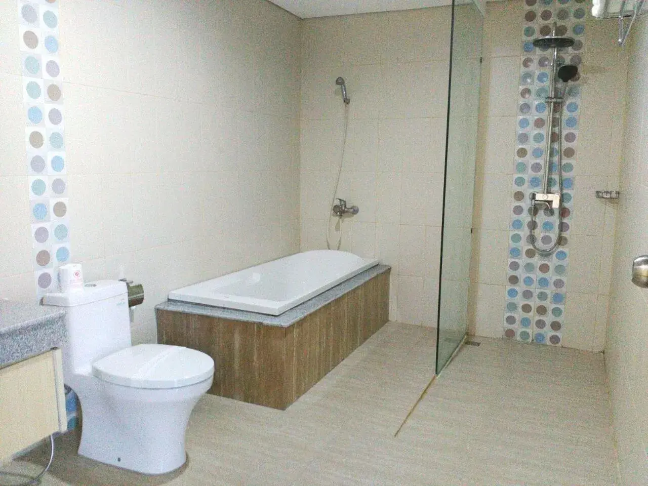 Bathroom in Puri Saron Senggigi Hotel