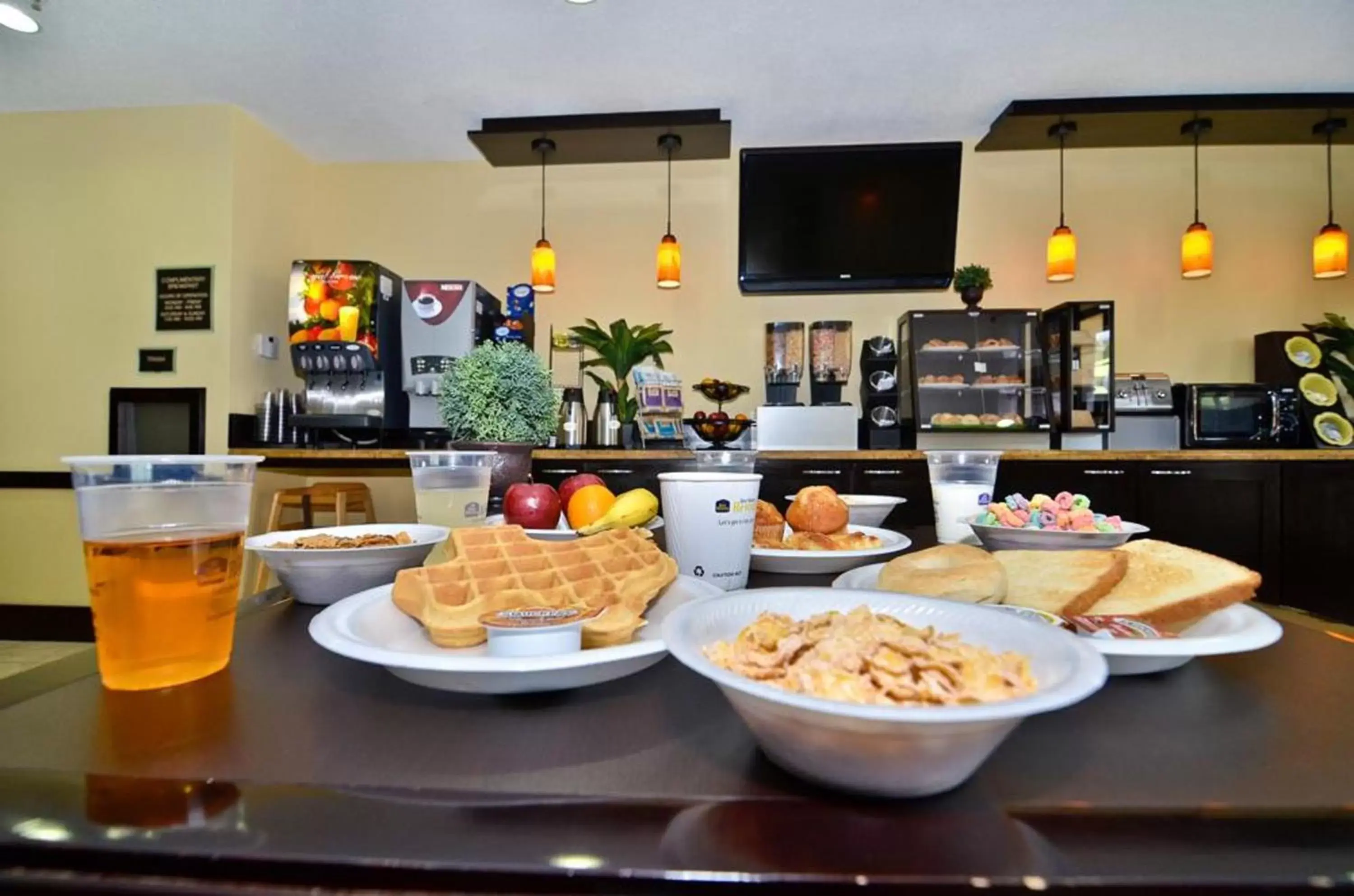 Restaurant/places to eat in Best Western Plus Addison/Dallas Hotel