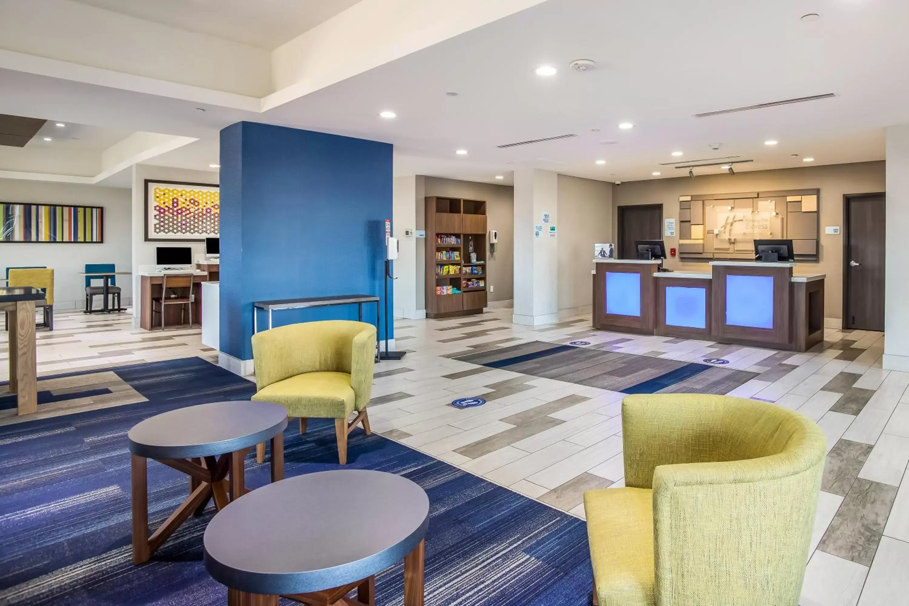 Lobby or reception, Lobby/Reception in Holiday Inn Express & Suites Tulsa East - Catoosa, an IHG Hotel