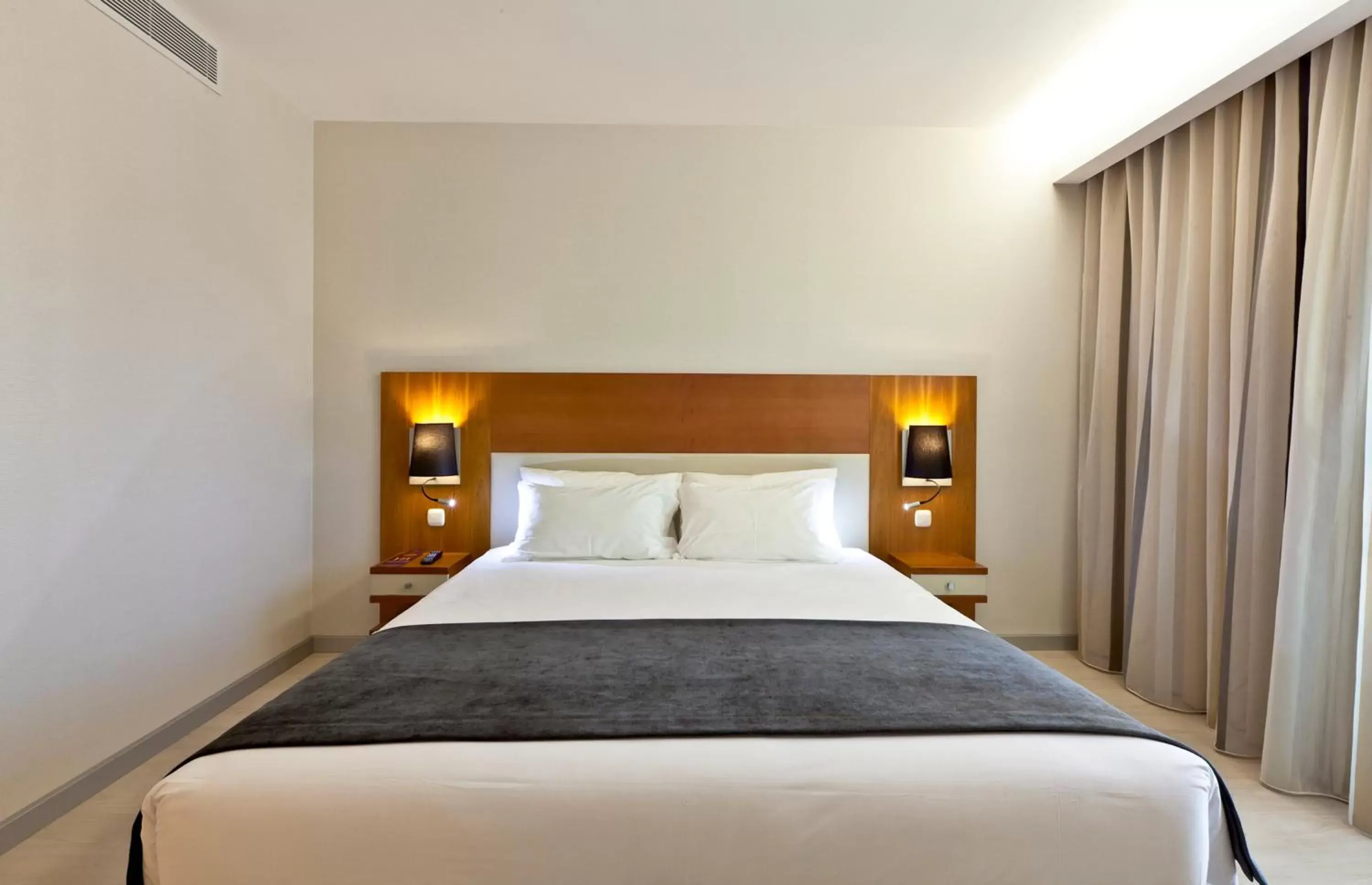 Bed in Hotel Mercure Lisboa