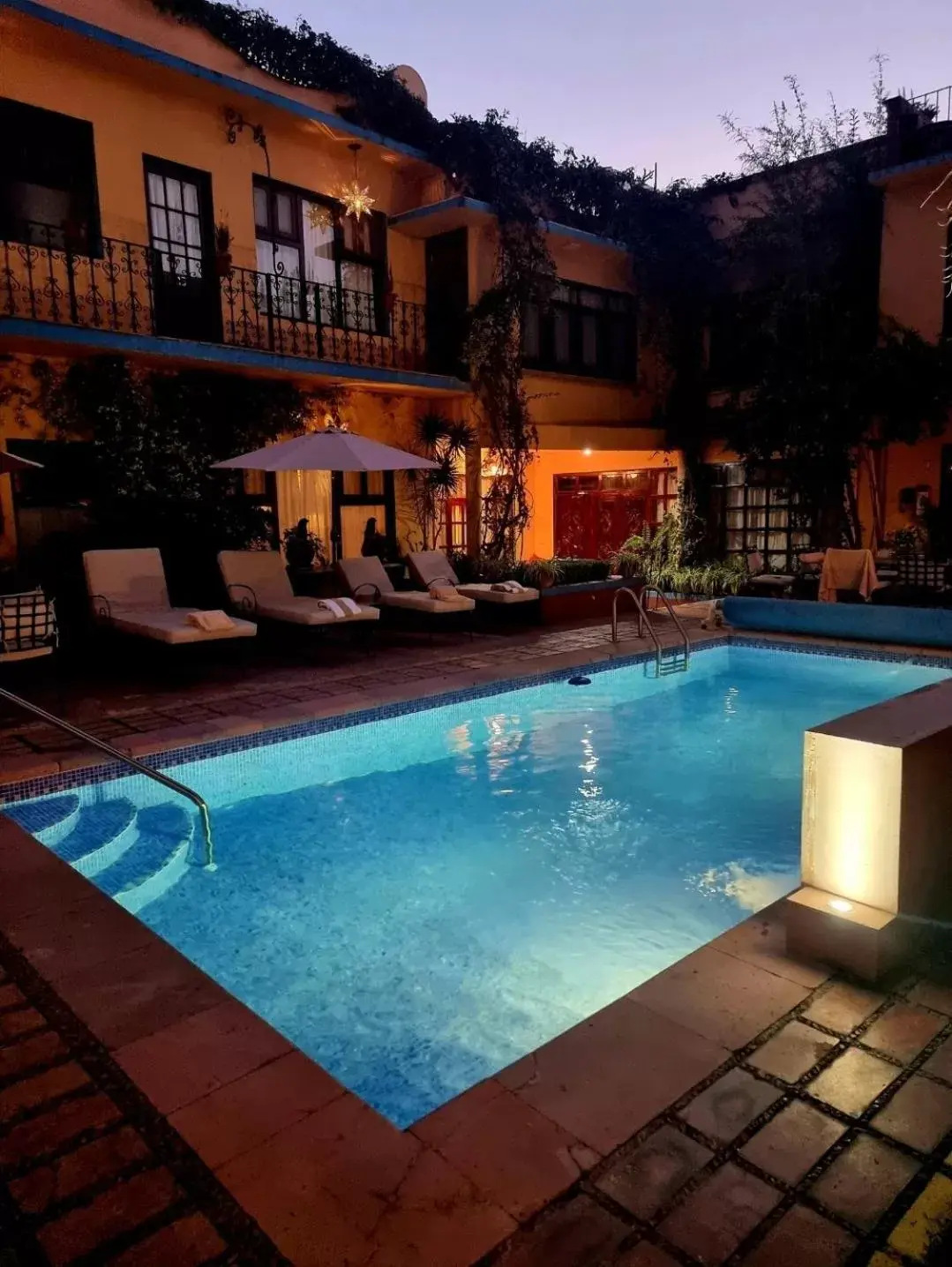 Property building, Swimming Pool in Hacienda de las Flores