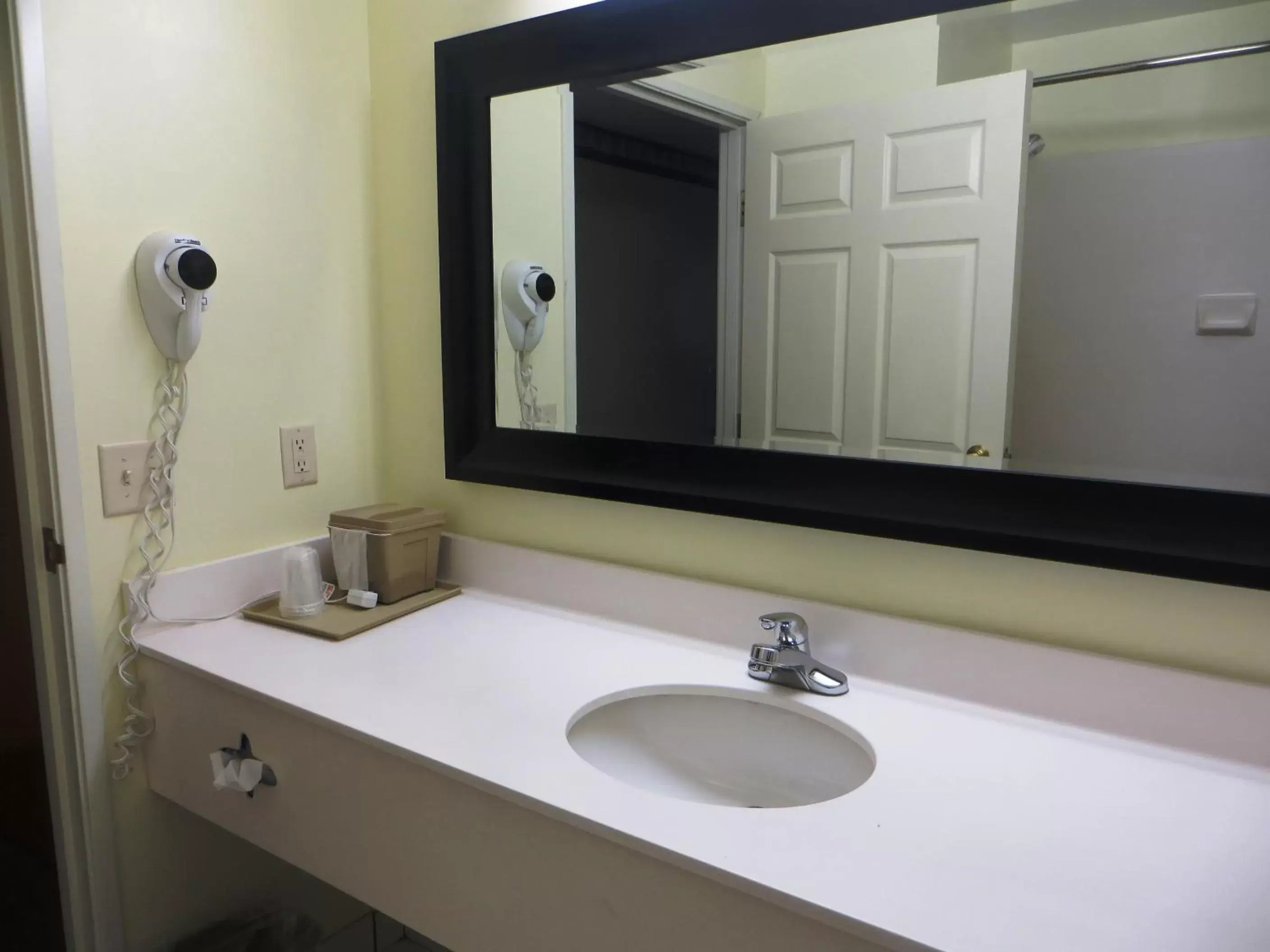 Bathroom in Baymont by Wyndham Fort Wayne