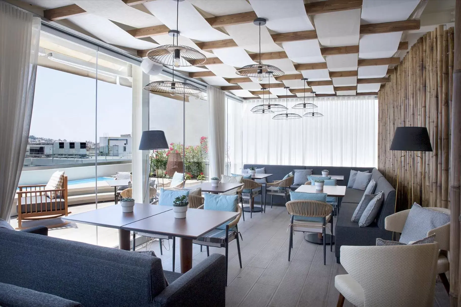 Lounge or bar, Restaurant/Places to Eat in Wyndham Athens Residence