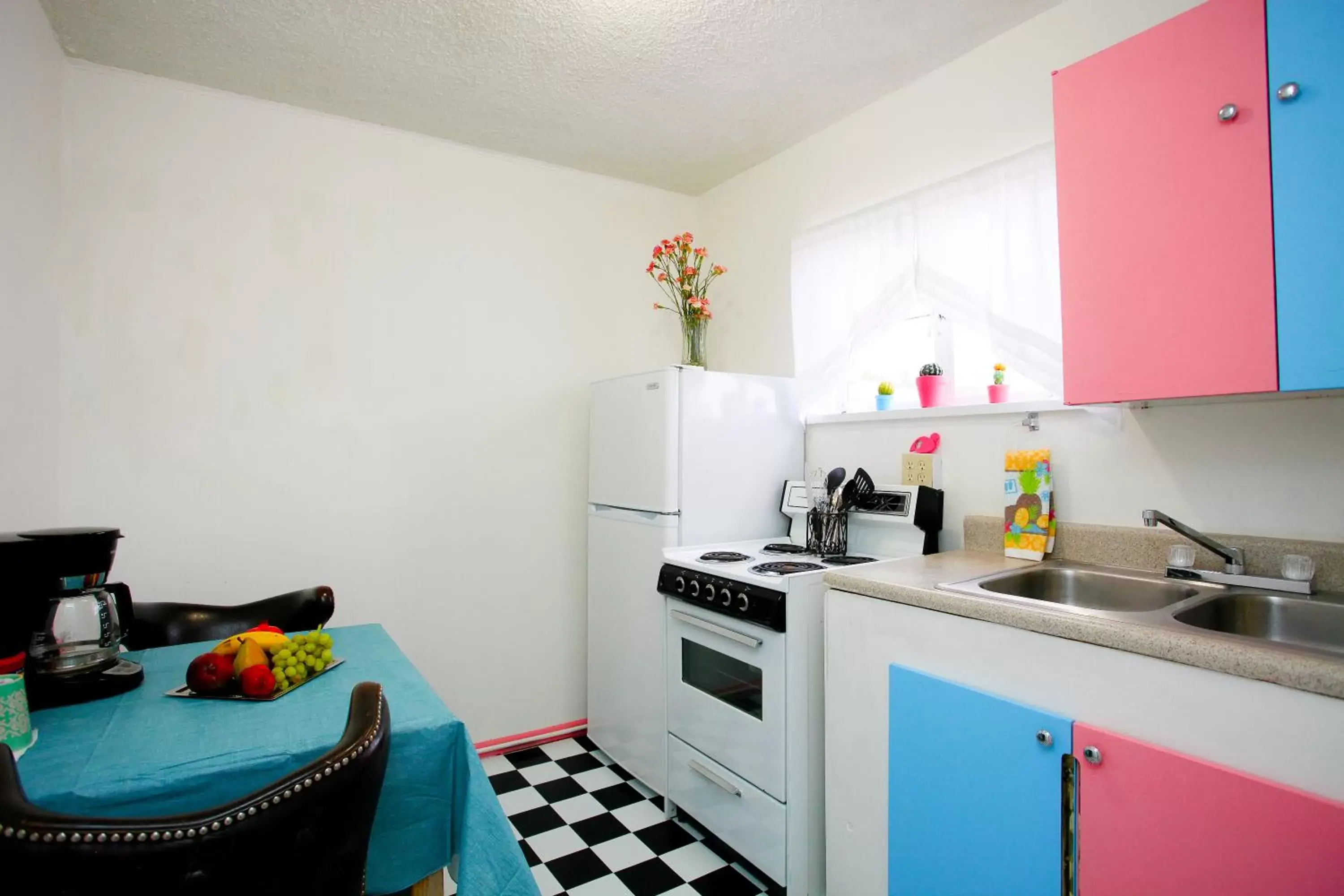 Food close-up, Kitchen/Kitchenette in Brad's Desert Inn