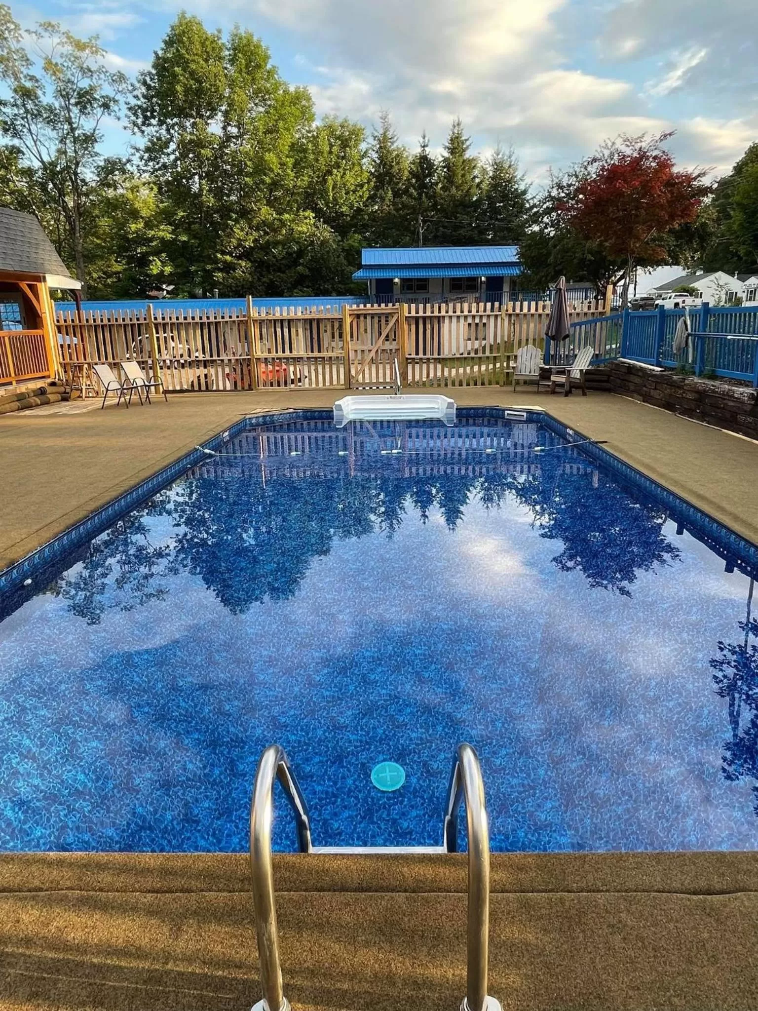 Swimming pool in Inn 32