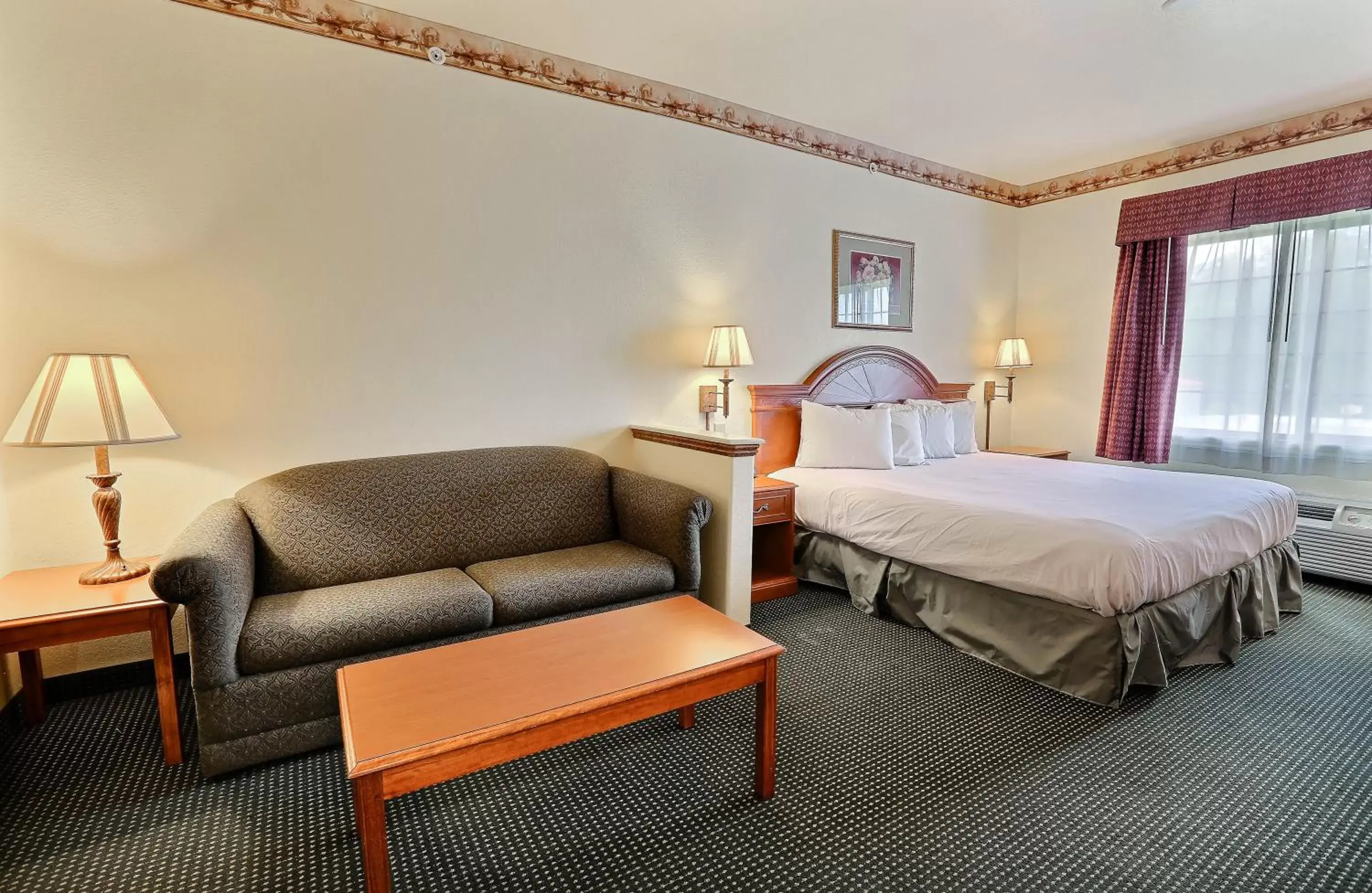 King Room - Non-Smoking in Quality Inn & Suites - Glen Rose