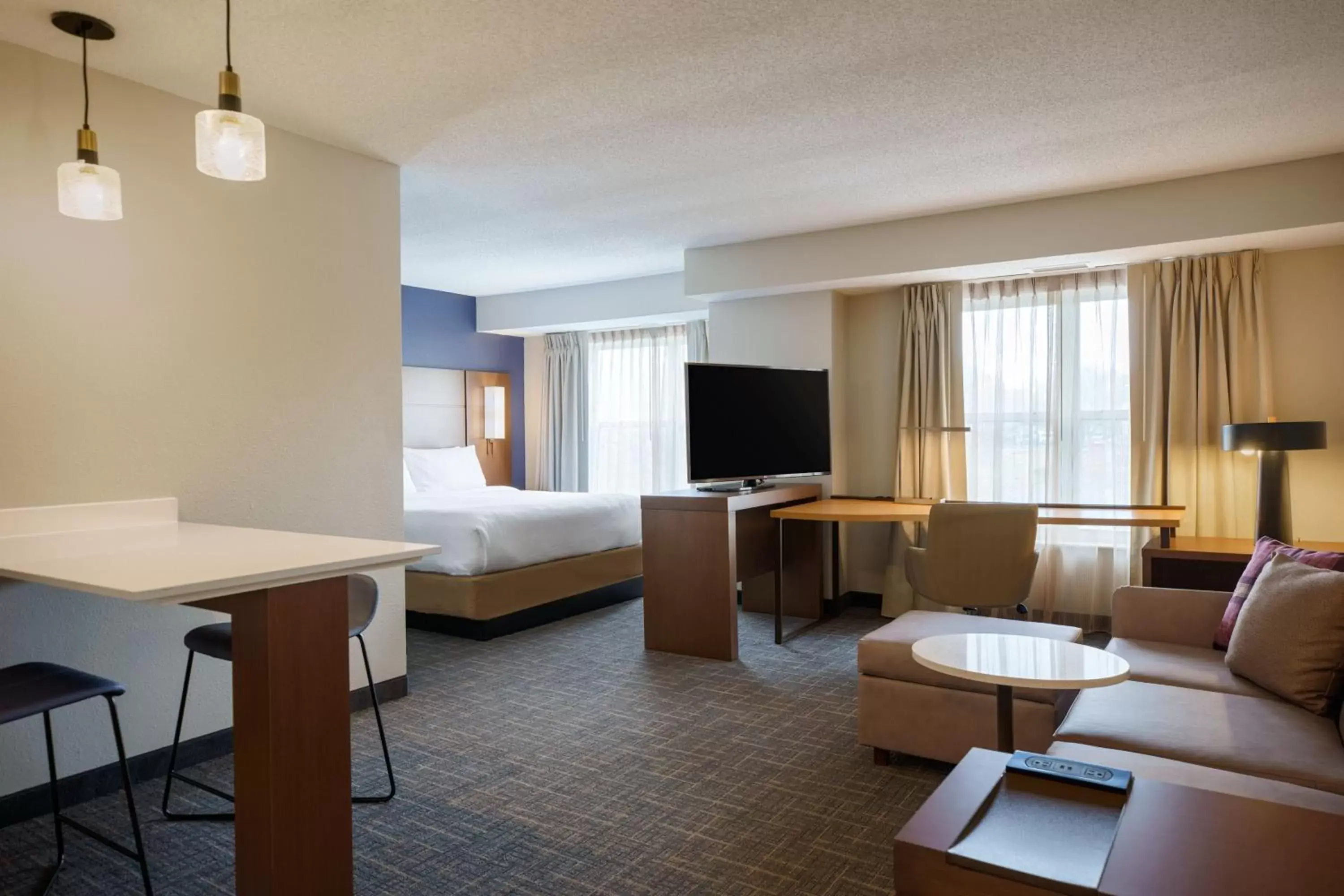 Bedroom, Seating Area in Residence Inn Columbia MD