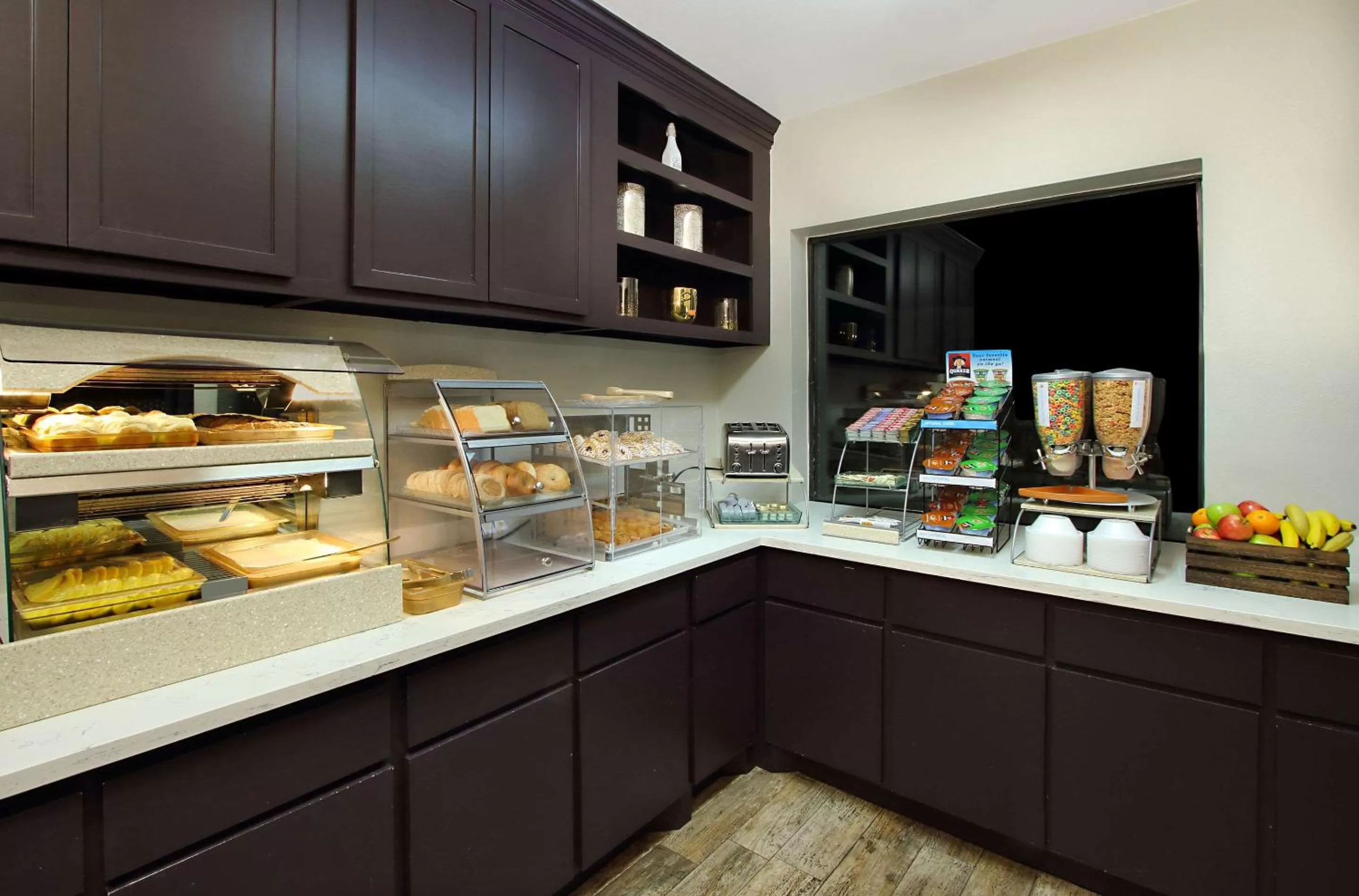 Restaurant/places to eat in Hotel Ylem