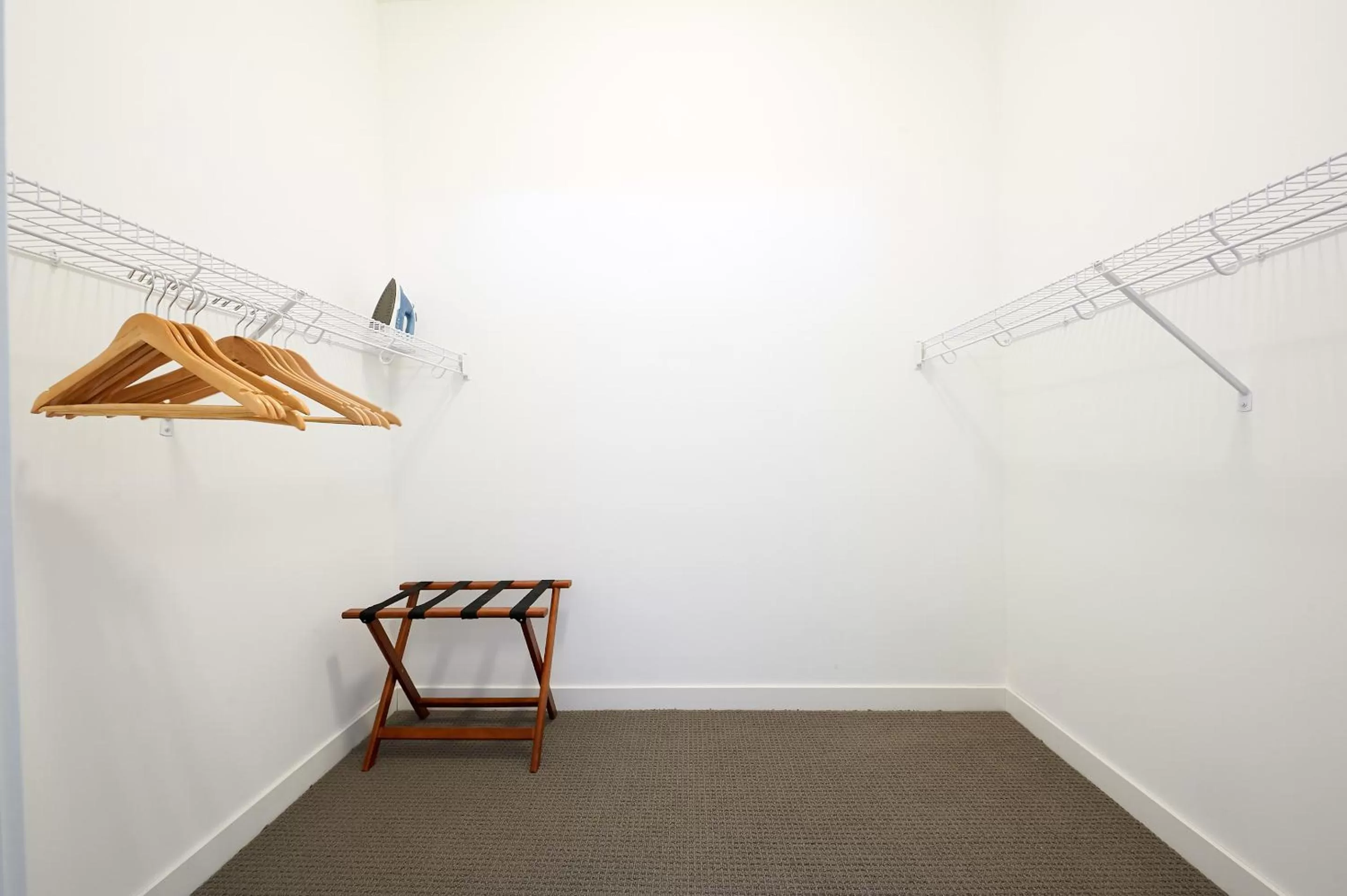 Living room, Bed in Sonder at MODI