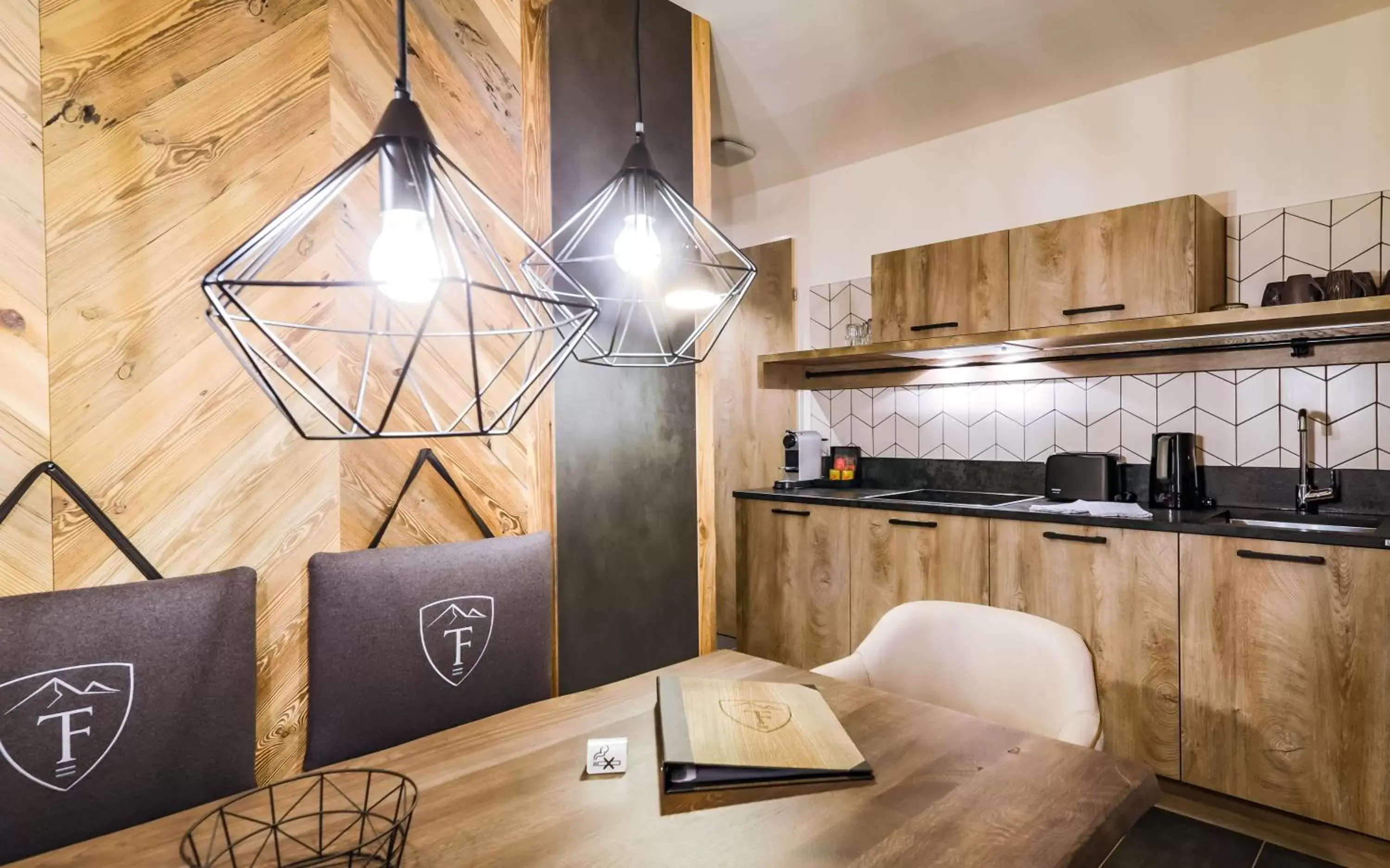 Kitchen or kitchenette, Kitchen/Kitchenette in 24 by AvenidA Hotel & Residences Kaprun